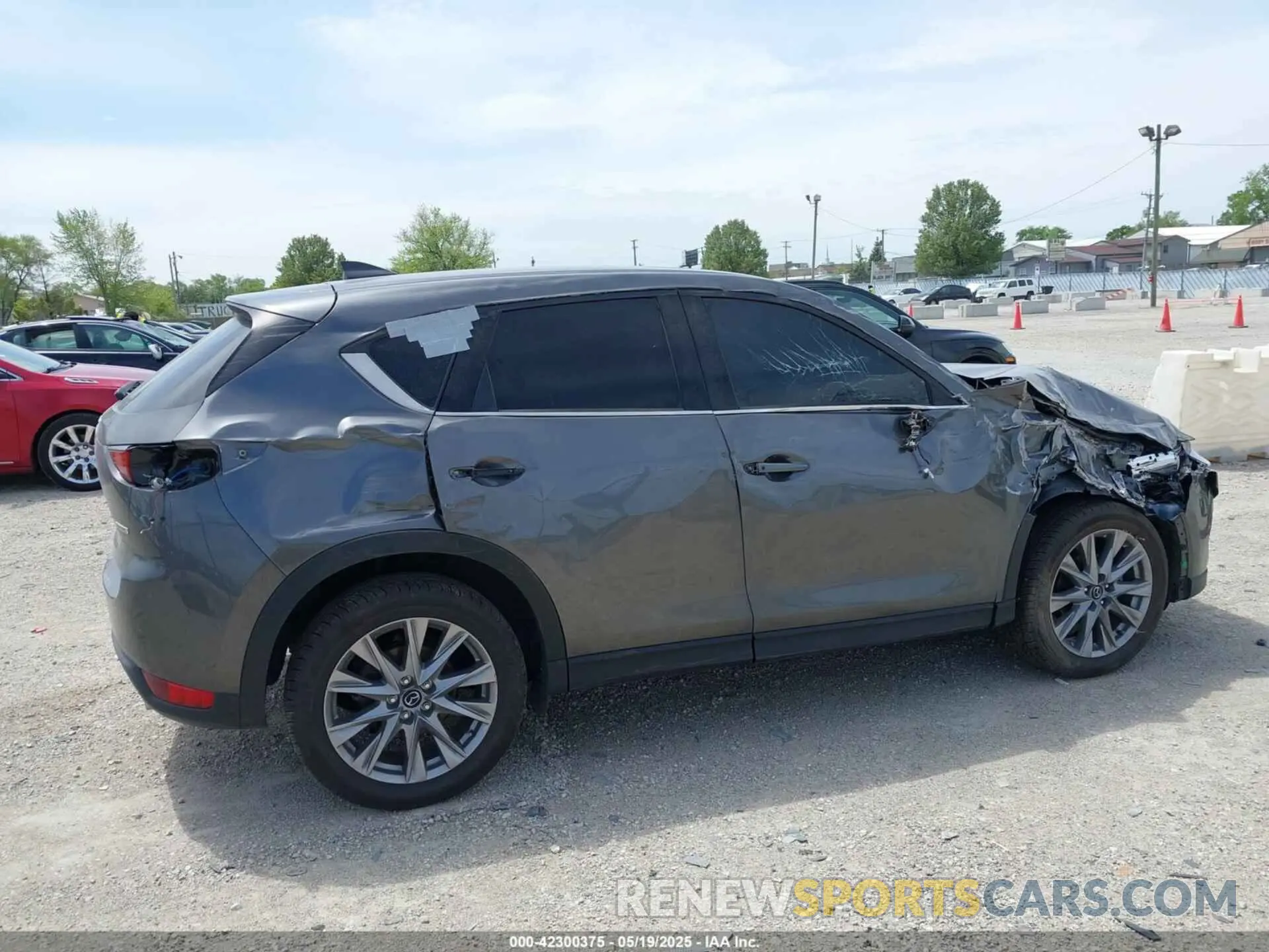 13 Photograph of a damaged car JM3KFBDM3M1393452 MAZDA CX-5 2021
