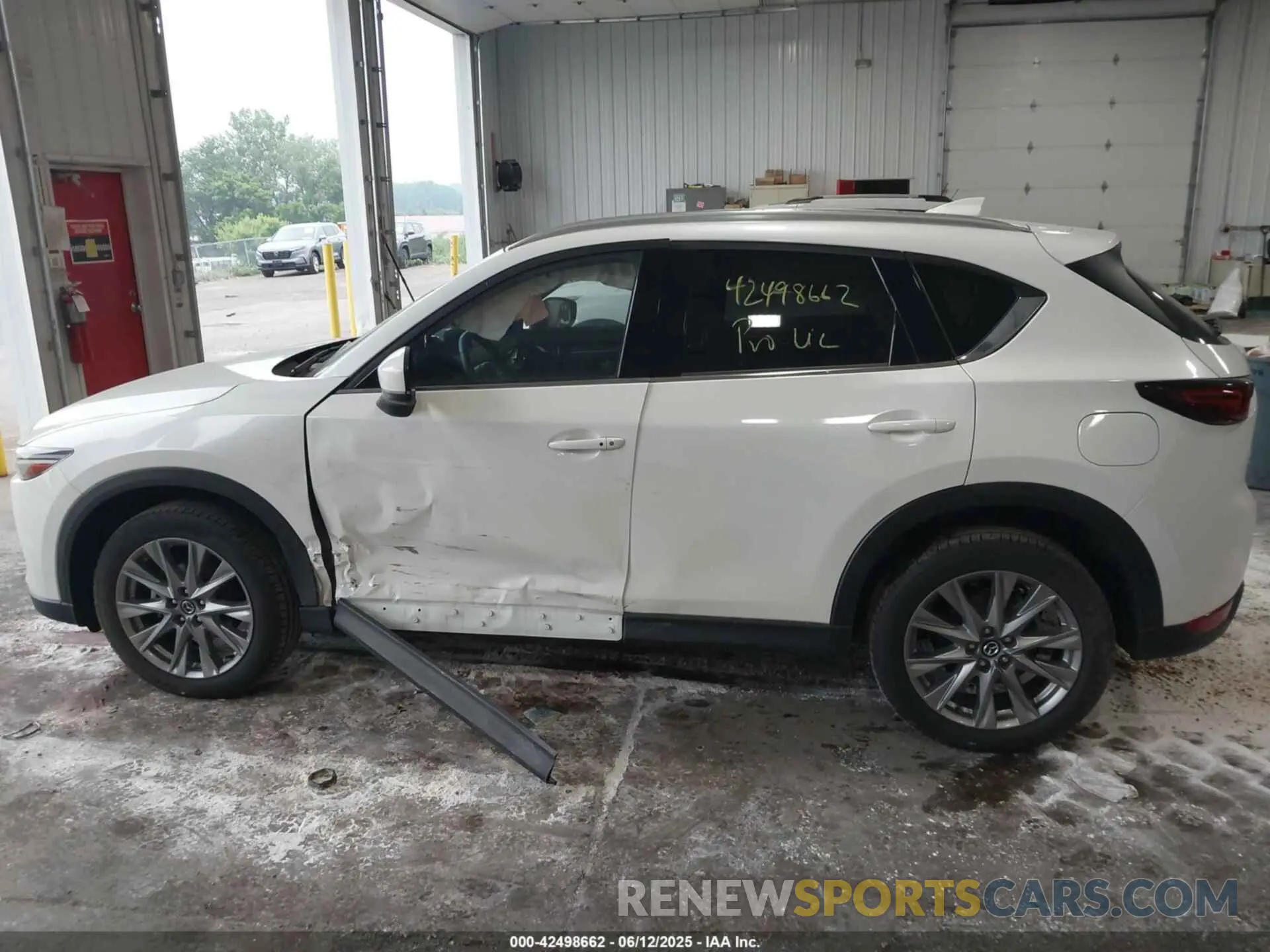 14 Фотография поврежденного автомобиля JM3KFBDM4M0425878 MAZDA CX-5 2021