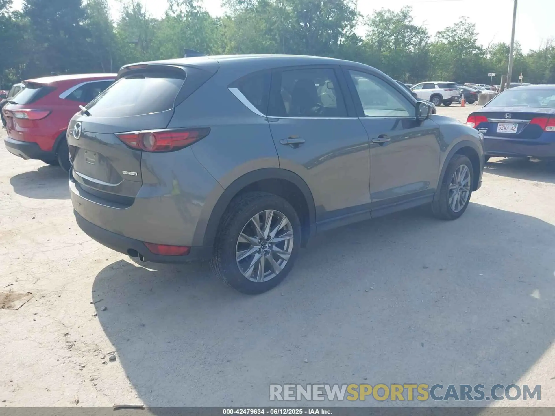 4 Photograph of a damaged car JM3KFBDM5M0436307 MAZDA CX-5 2021