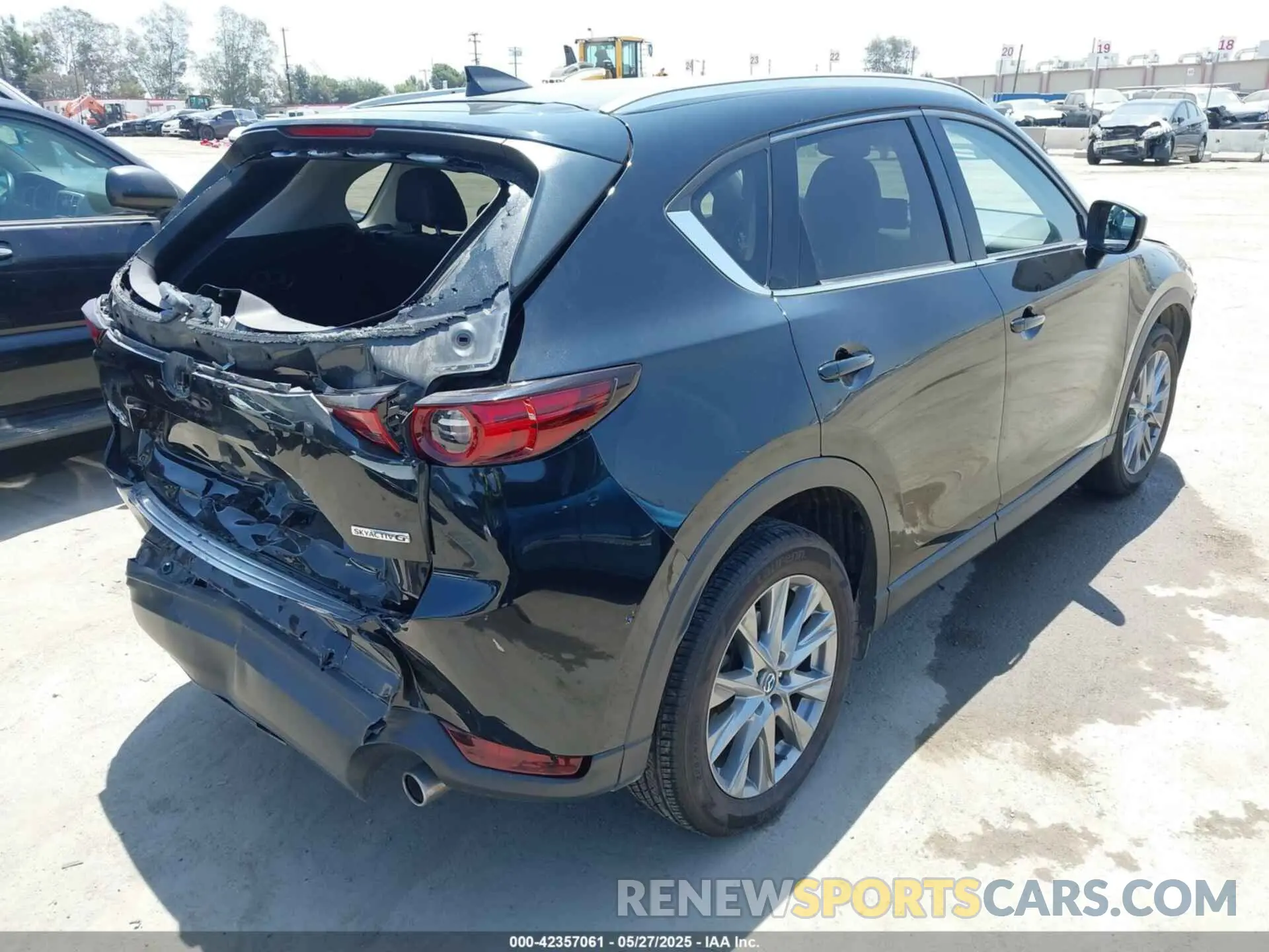 4 Photograph of a damaged car JM3KFBDMXM1487182 MAZDA CX-5 2021