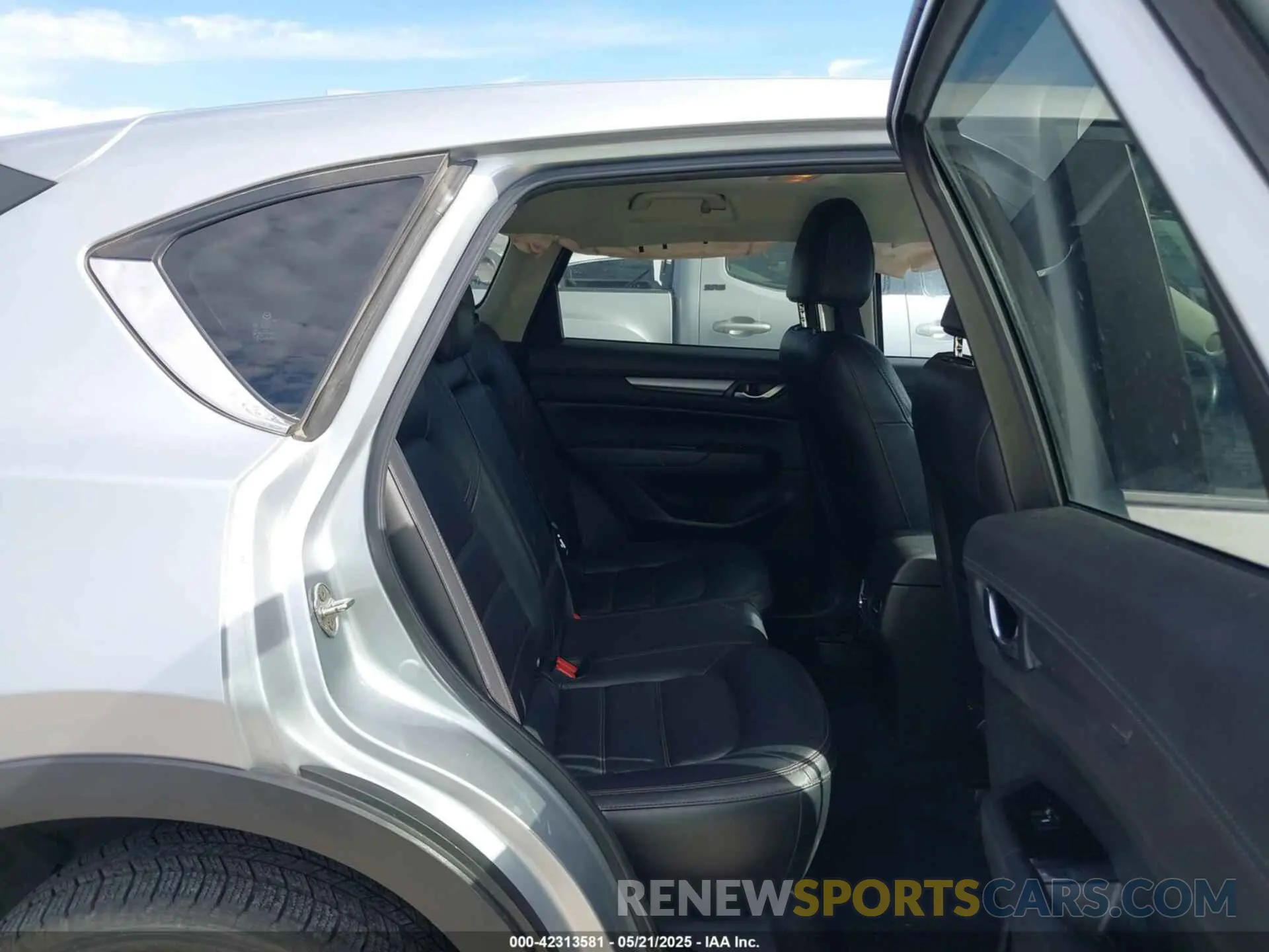 8 Photograph of a damaged car JM3KFBCMXN1557475 MAZDA CX-5 2022