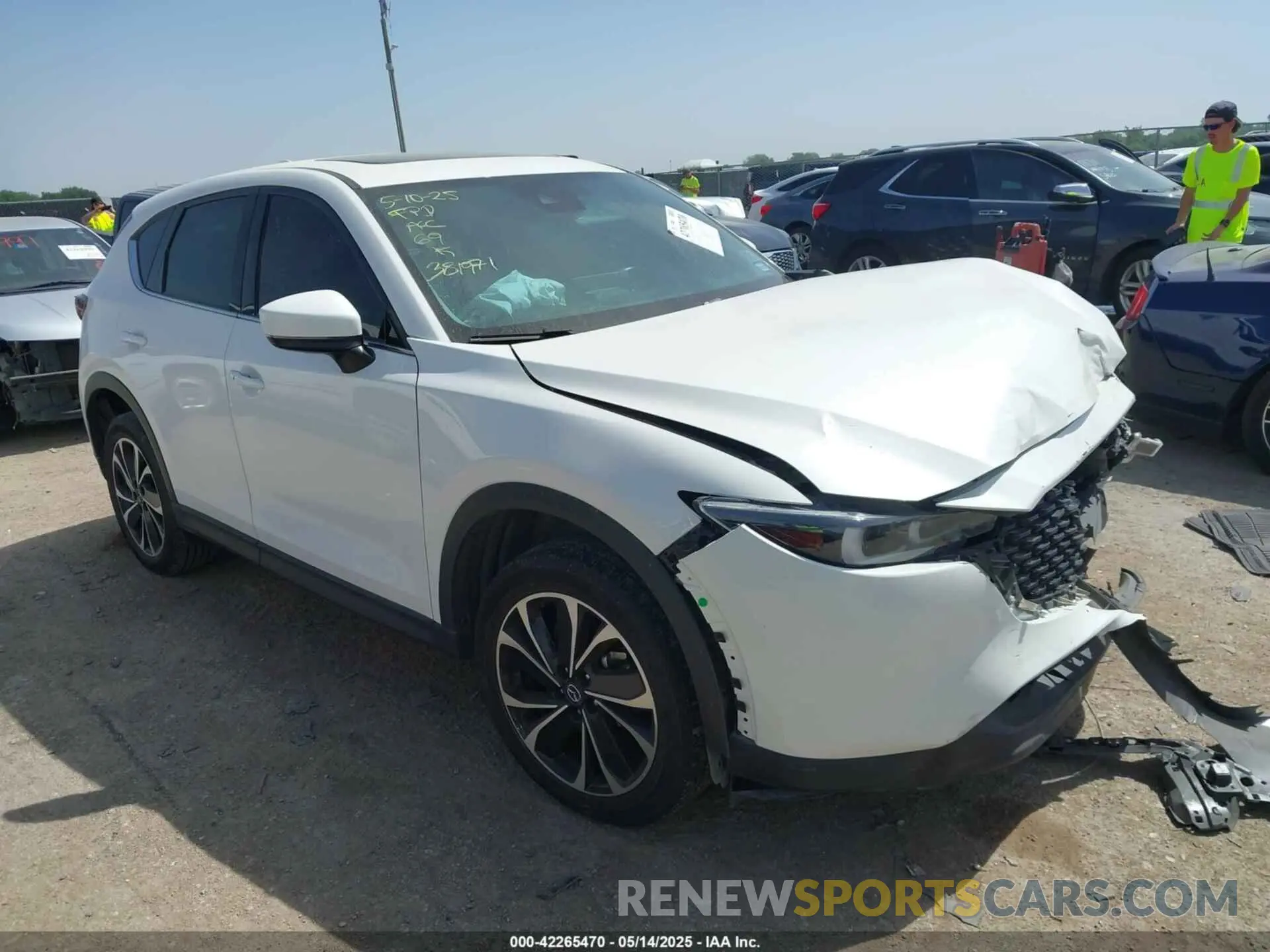 1 Photograph of a damaged car JM3KFBEM3N1576592 MAZDA CX-5 2022