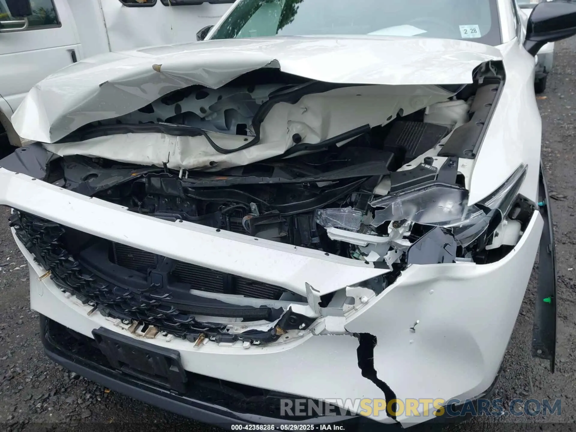6 Photograph of a damaged car JM3KFBAY0P0153583 MAZDA CX-5 2023