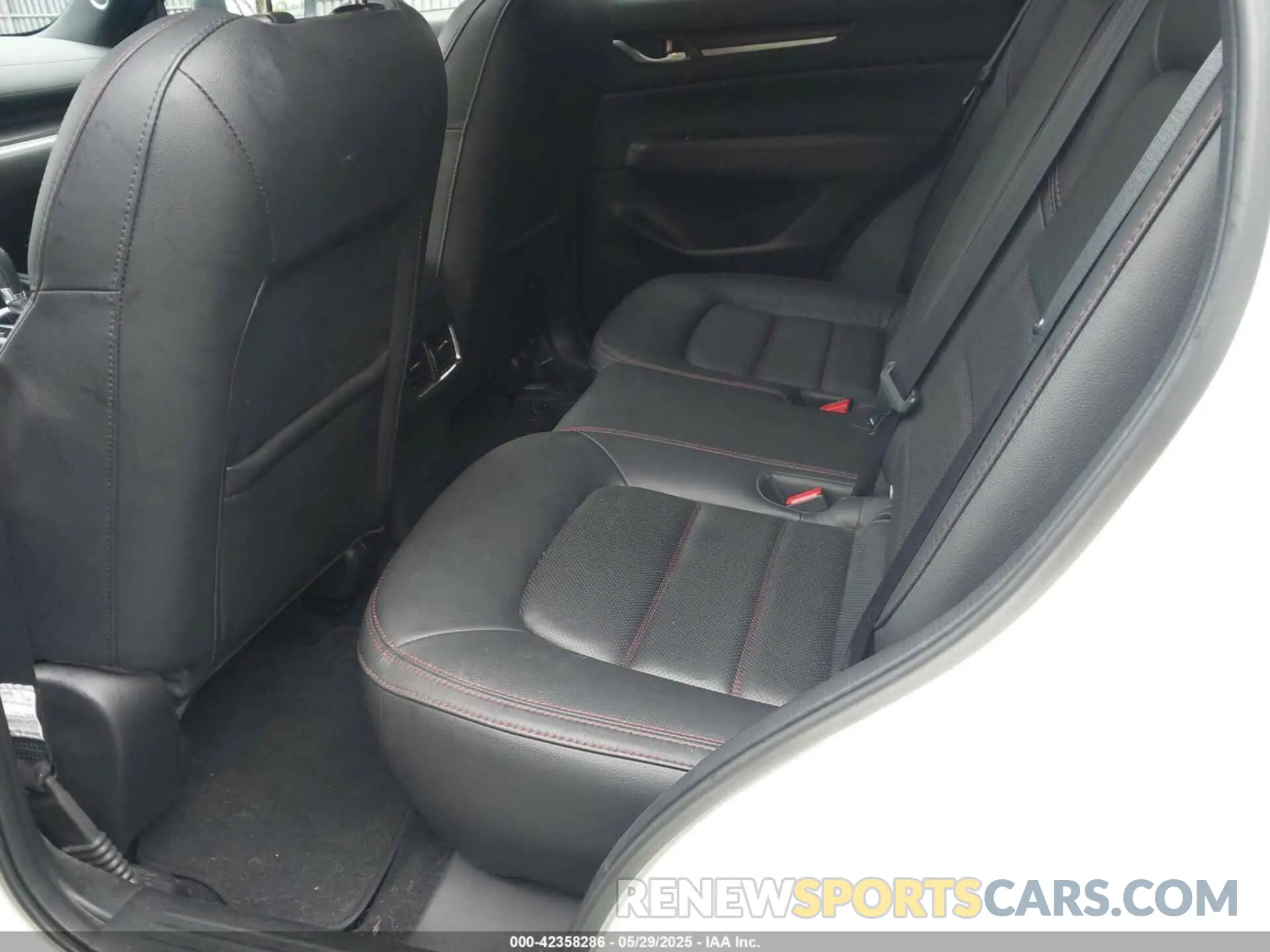 8 Photograph of a damaged car JM3KFBAY0P0153583 MAZDA CX-5 2023