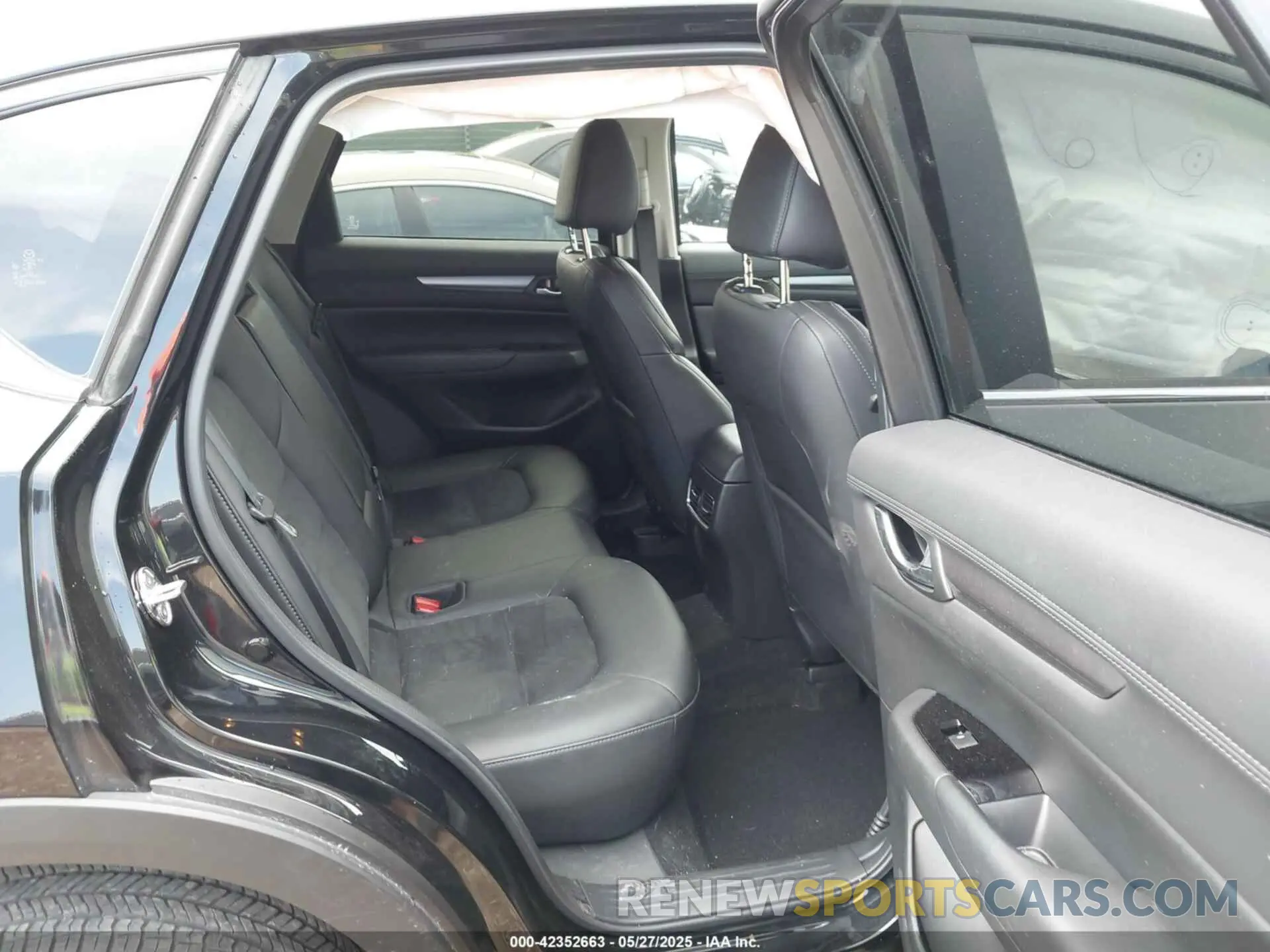 8 Photograph of a damaged car JM3KFBBM4P0221833 MAZDA CX-5 2023