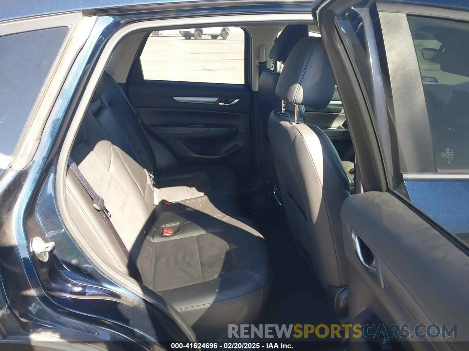 8 Photograph of a damaged car JM3KFBBM7P0148375 MAZDA CX-5 2023
