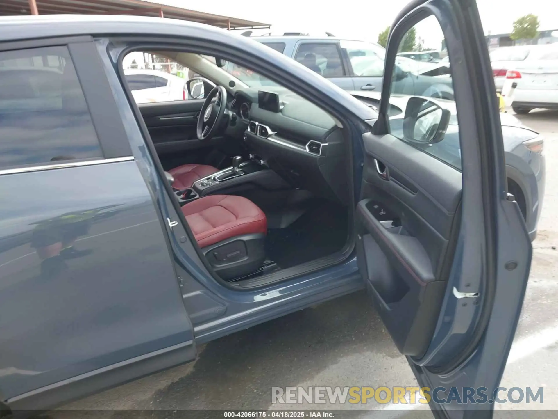 5 Photograph of a damaged car JM3KFBCM0P0255265 MAZDA CX-5 2023
