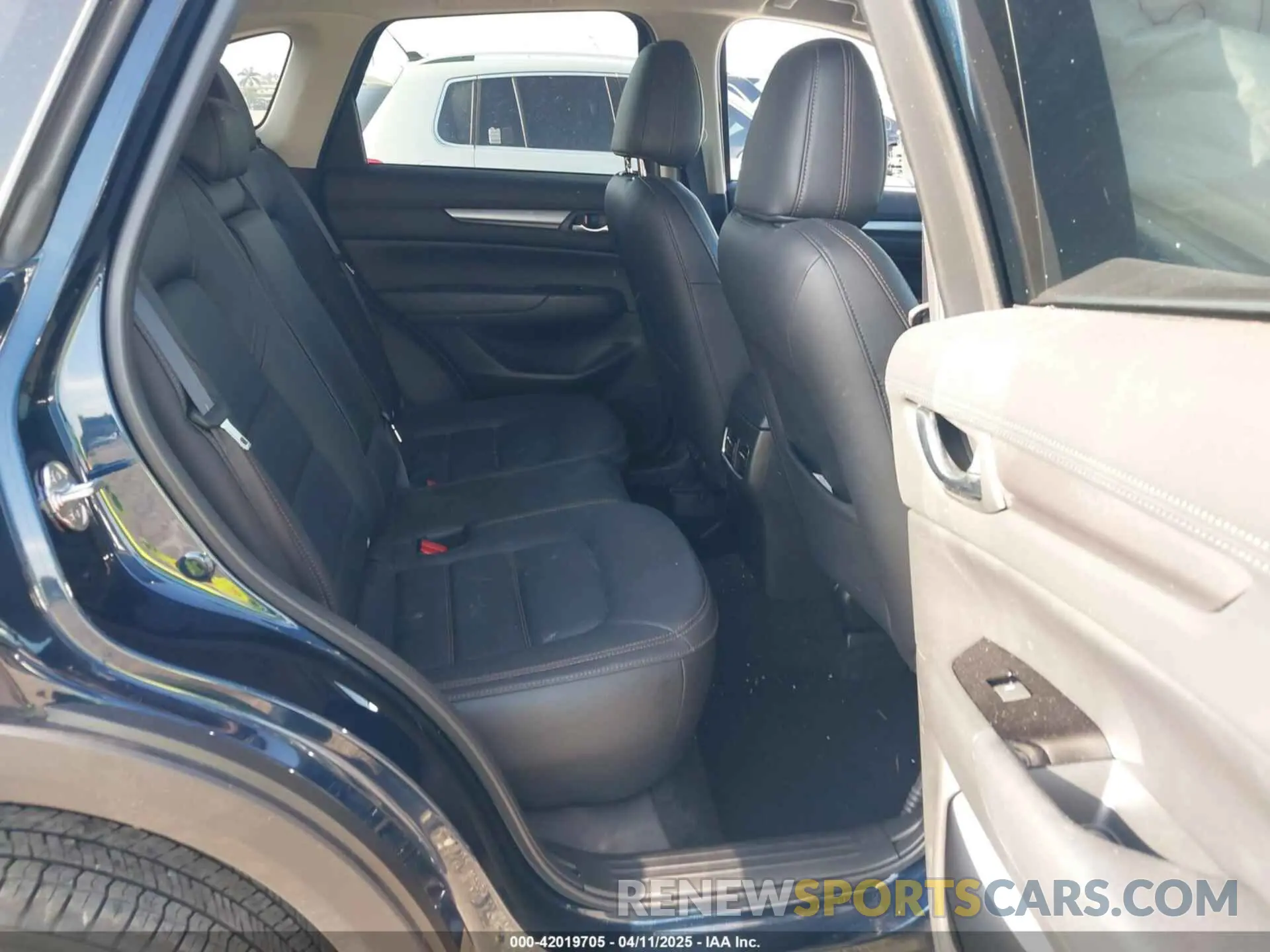 8 Фотография поврежденного автомобиля JM3KFBCM1P0244646 MAZDA CX-5 2023