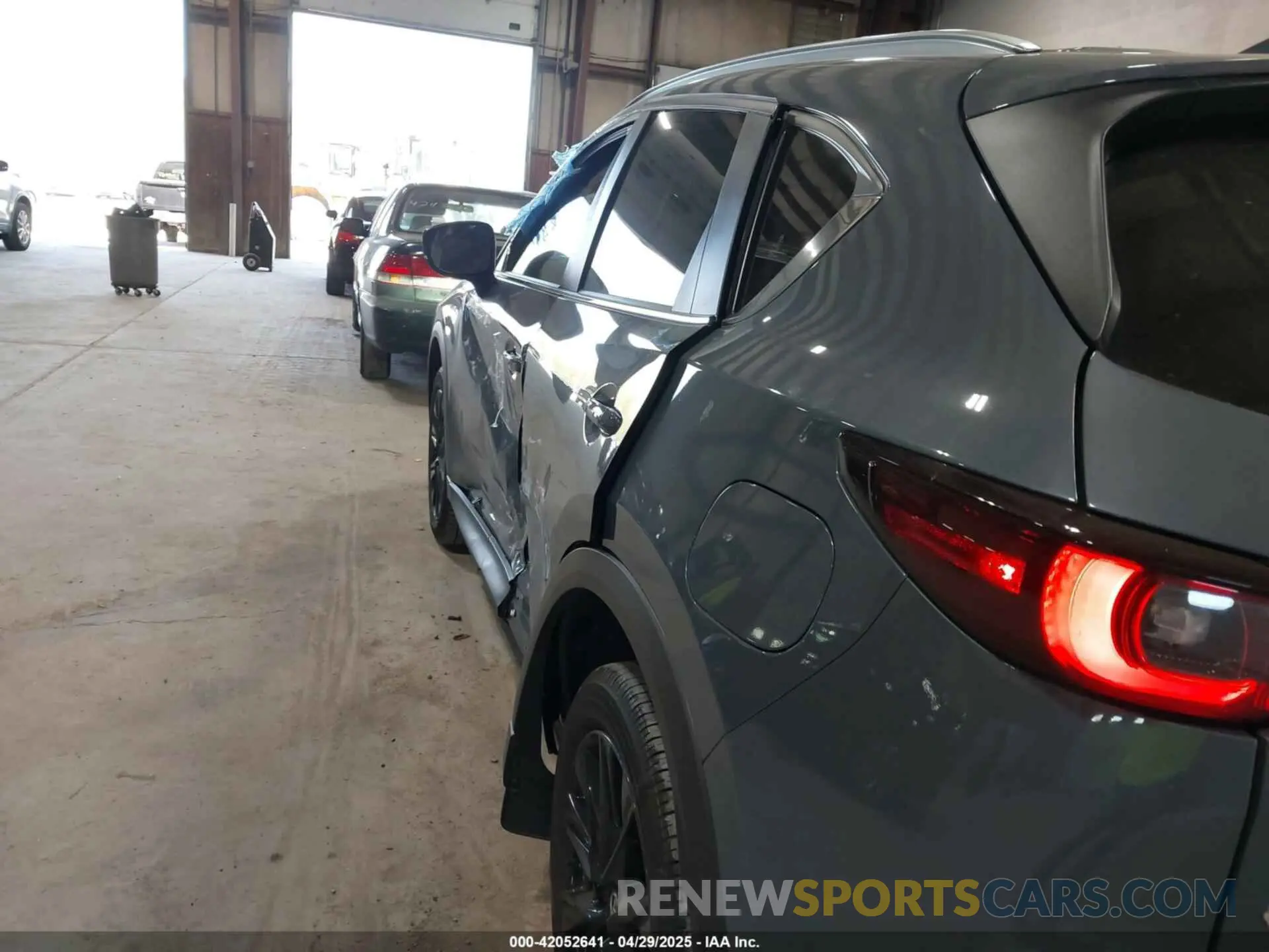 18 Photograph of a damaged car JM3KFBCM3P0289782 MAZDA CX-5 2023