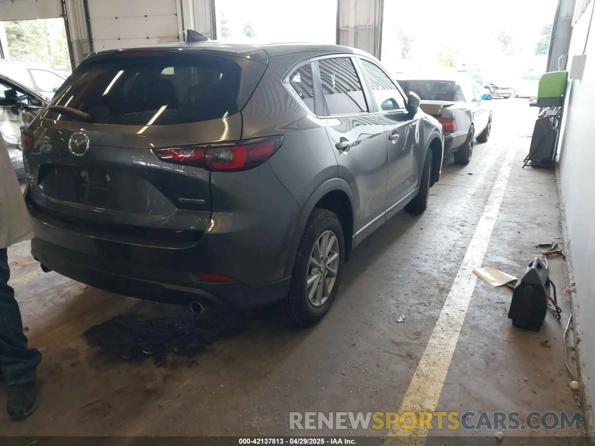 4 Photograph of a damaged car JM3KFBCM4P0247685 MAZDA CX-5 2023