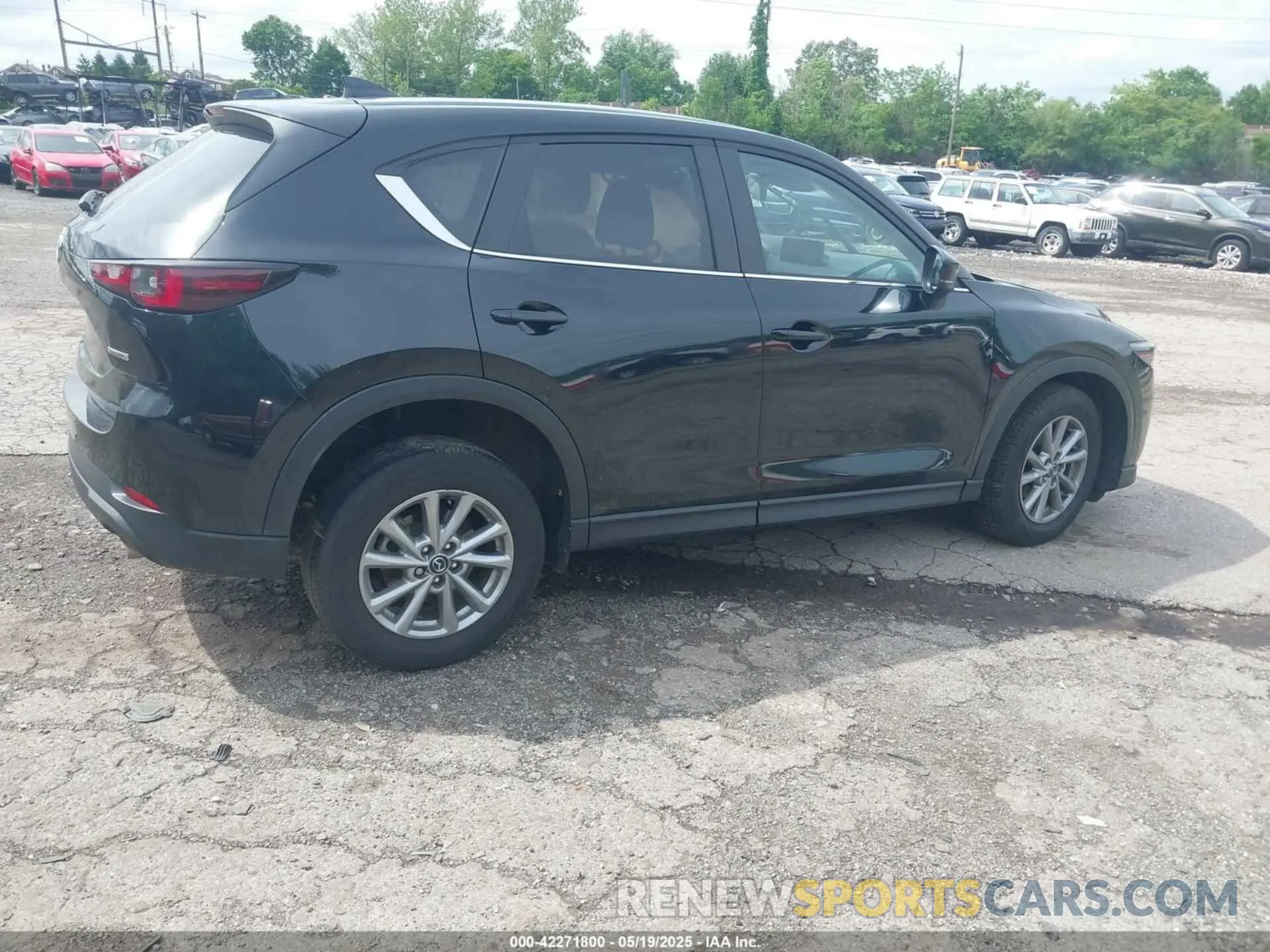 4 Photograph of a damaged car JM3KFBCMXP0271408 MAZDA CX-5 2023
