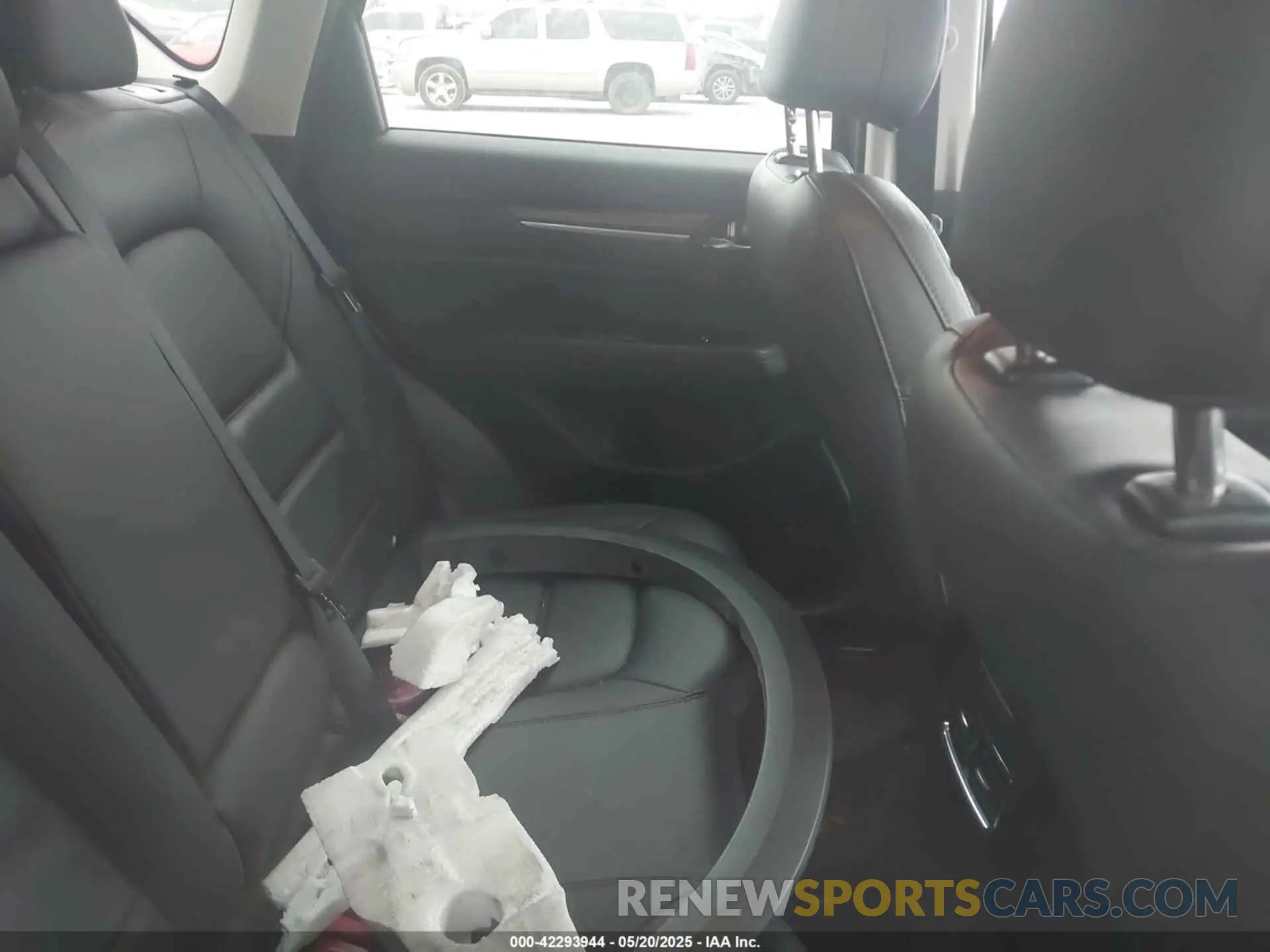 8 Photograph of a damaged car JM3KFBDM2P0180342 MAZDA CX-5 2023
