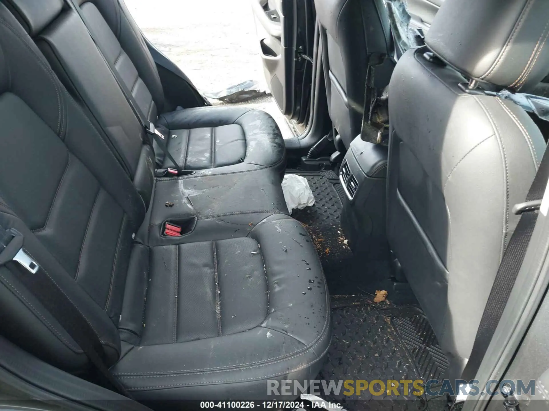 8 Photograph of a damaged car JM3KFBDM2P0246520 MAZDA CX-5 2023