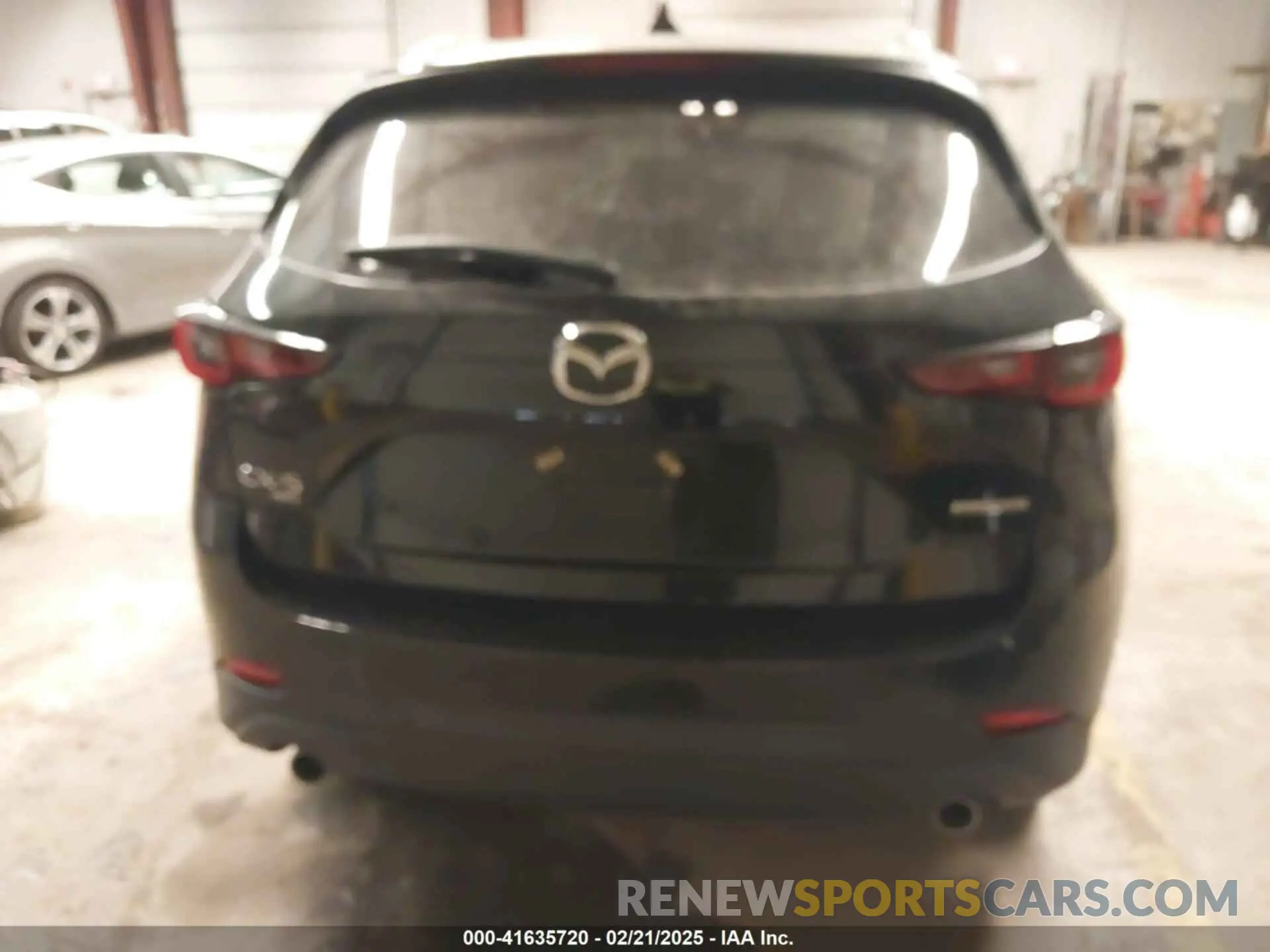 17 Photograph of a damaged car JM3KFBDM4P0229766 MAZDA CX-5 2023