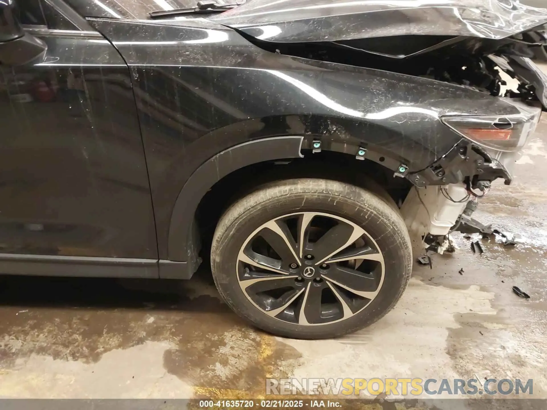 18 Photograph of a damaged car JM3KFBDM4P0229766 MAZDA CX-5 2023