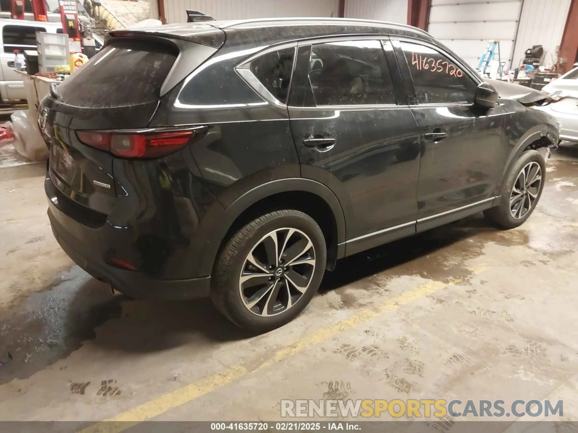 4 Photograph of a damaged car JM3KFBDM4P0229766 MAZDA CX-5 2023