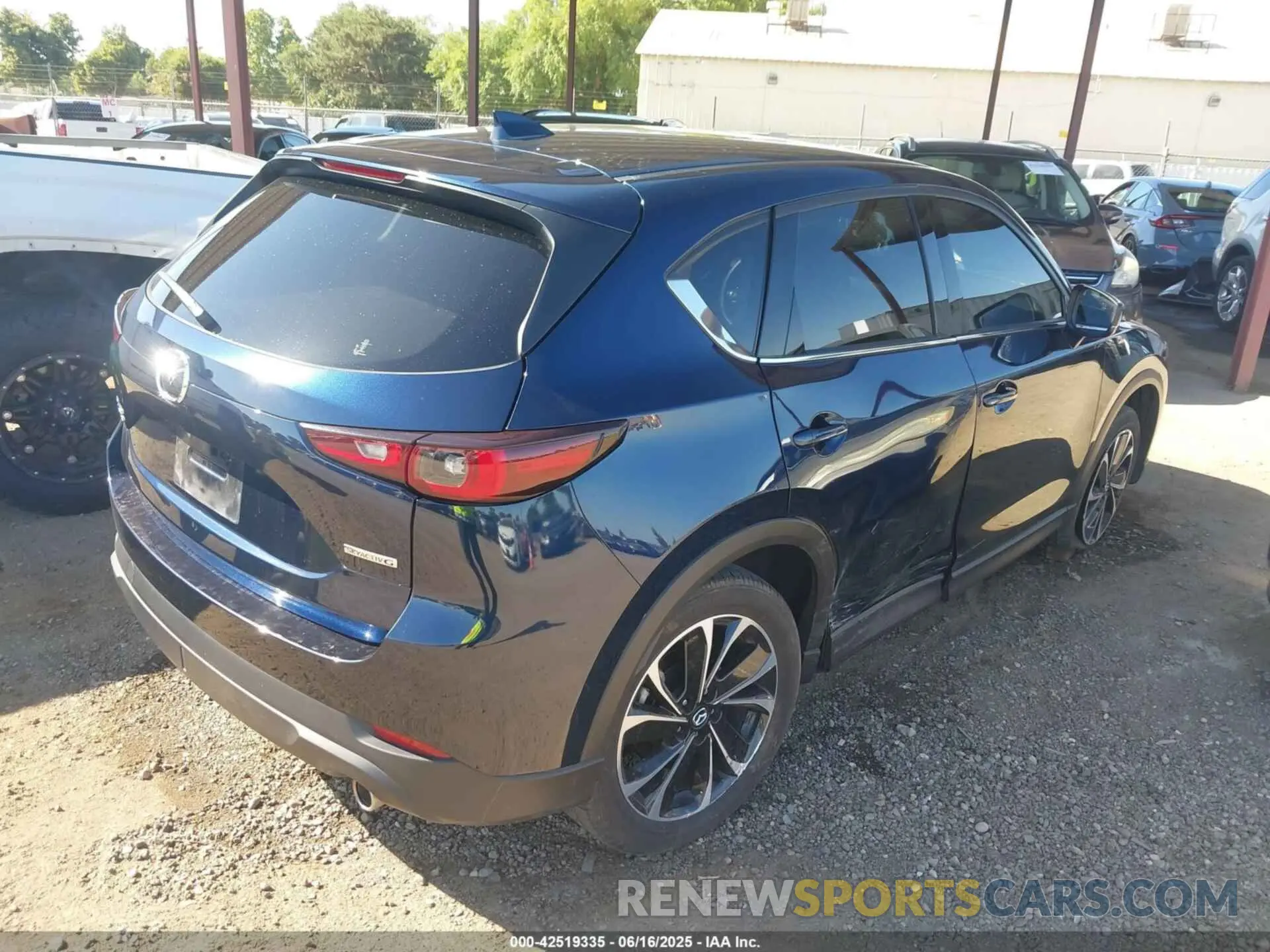4 Photograph of a damaged car JM3KFBDM8P0202084 MAZDA CX-5 2023