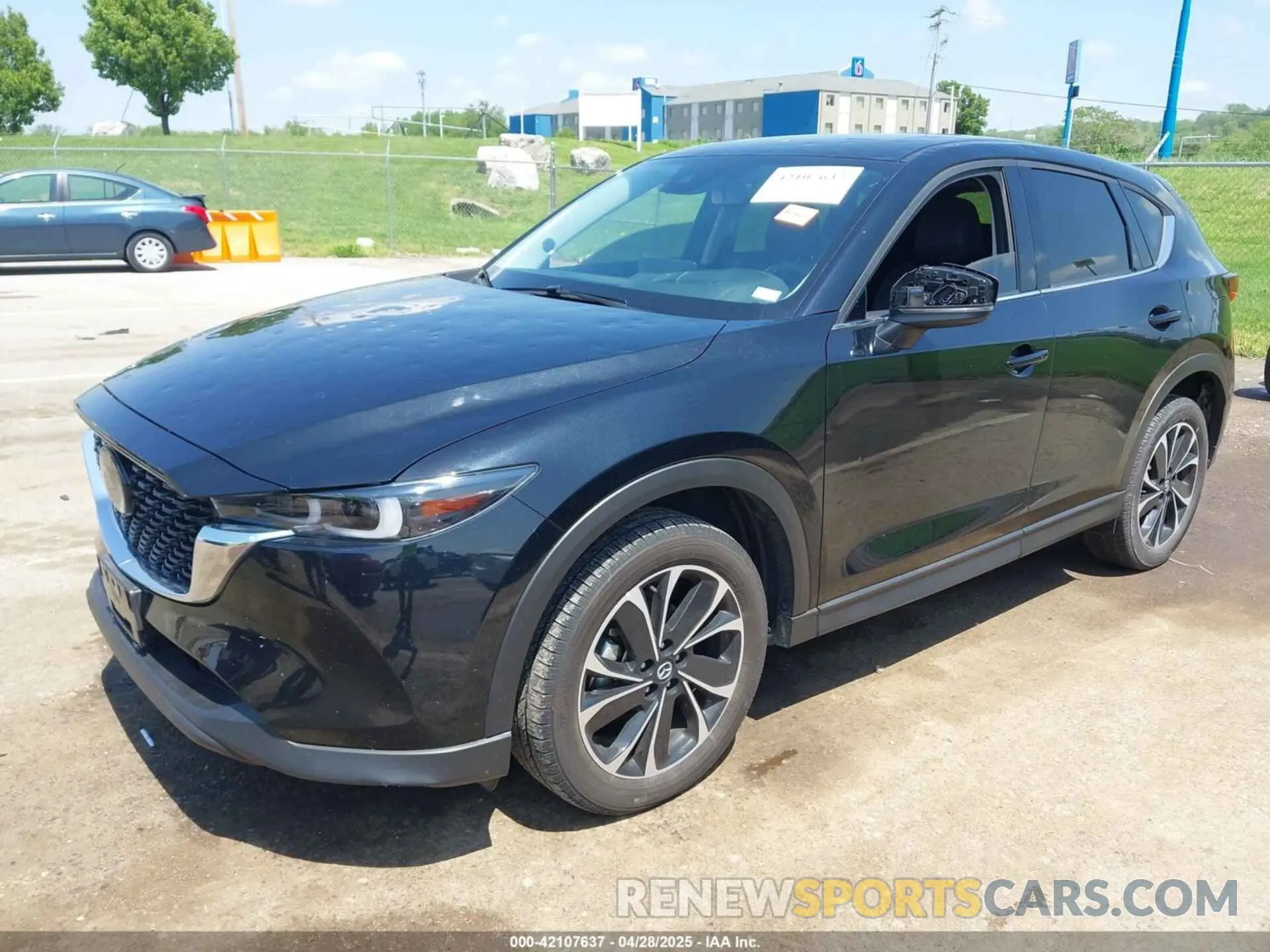 2 Фотография поврежденного автомобиля JM3KFBEM0P0201400 MAZDA CX-5 2023