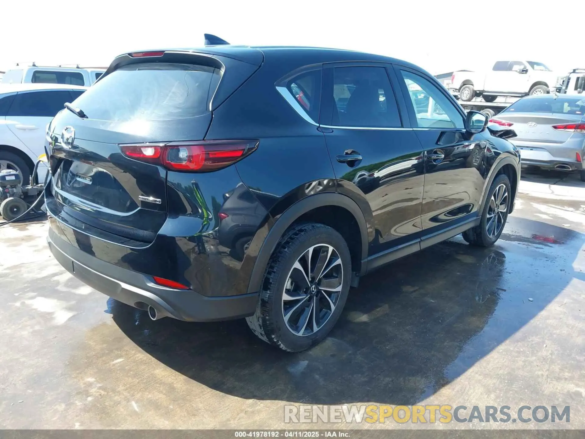 4 Photograph of a damaged car JM3KFBEM2P0205934 MAZDA CX-5 2023