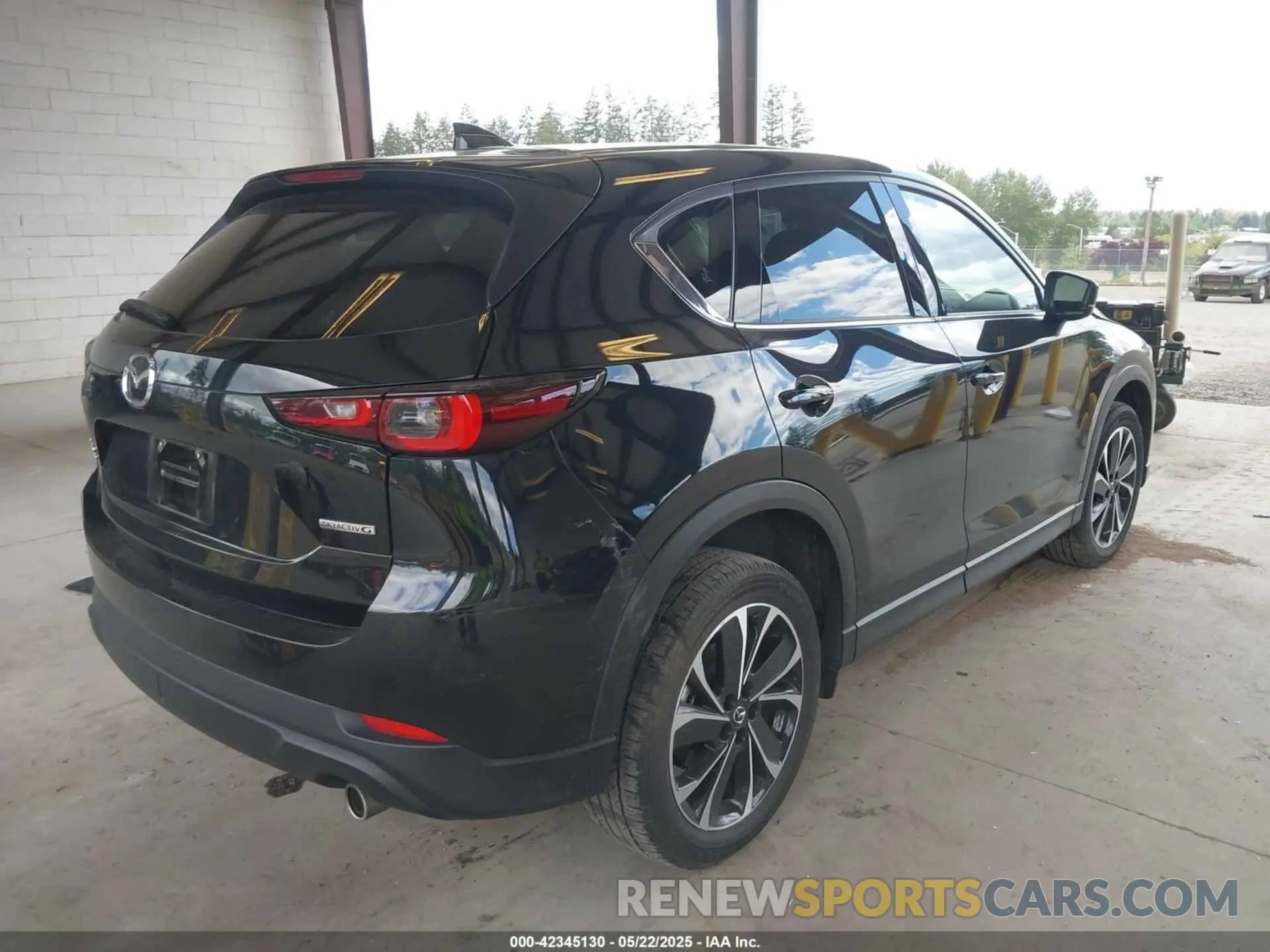 4 Photograph of a damaged car JM3KFBEMXP0151752 MAZDA CX-5 2023