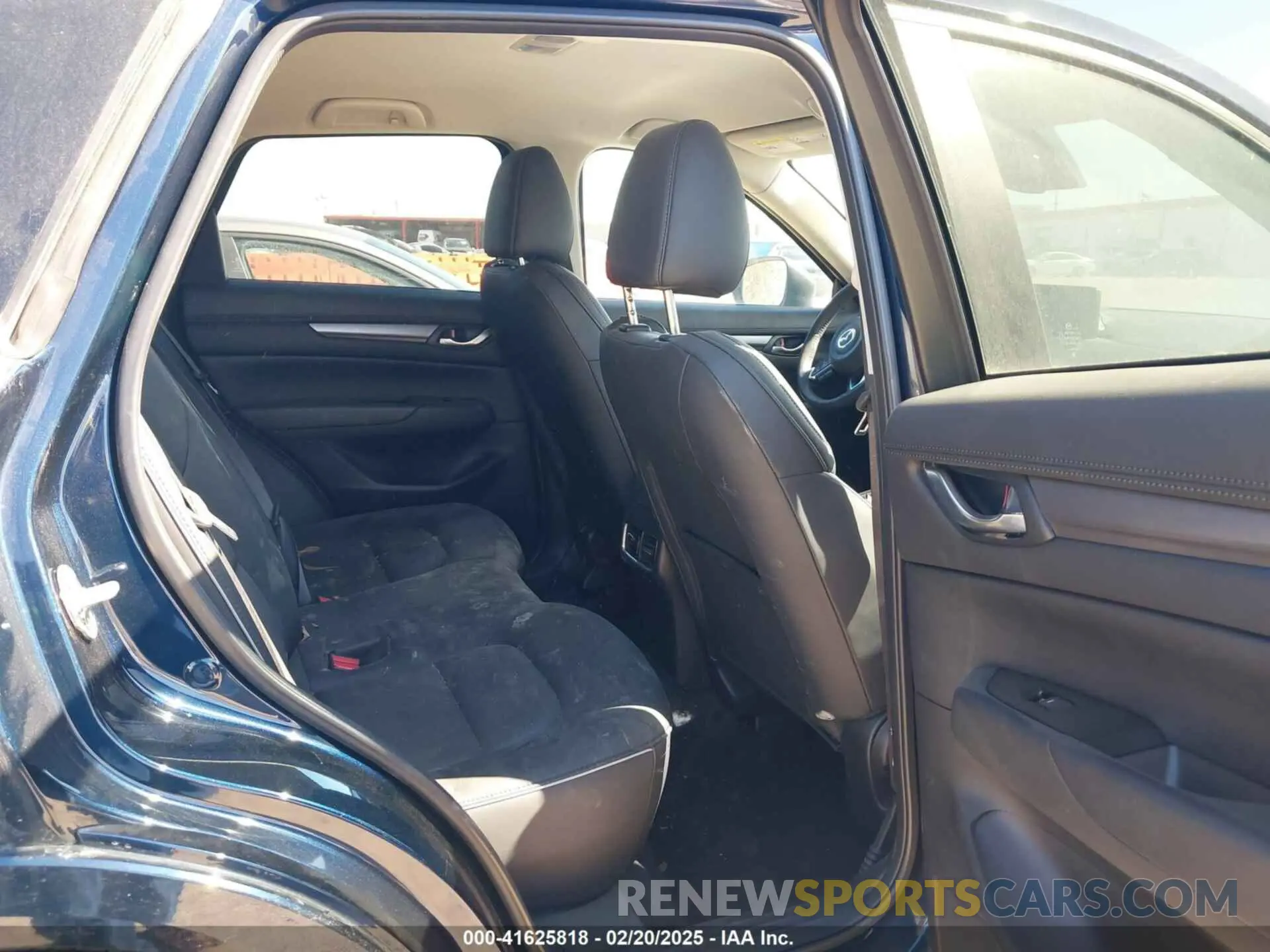 8 Фотография поврежденного автомобиля JM3KFBBL2R0459691 MAZDA CX-5 2024