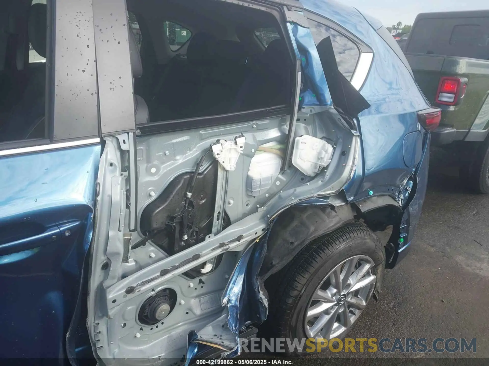 6 Photograph of a damaged car JM3KFBBL5R0474587 MAZDA CX-5 2024