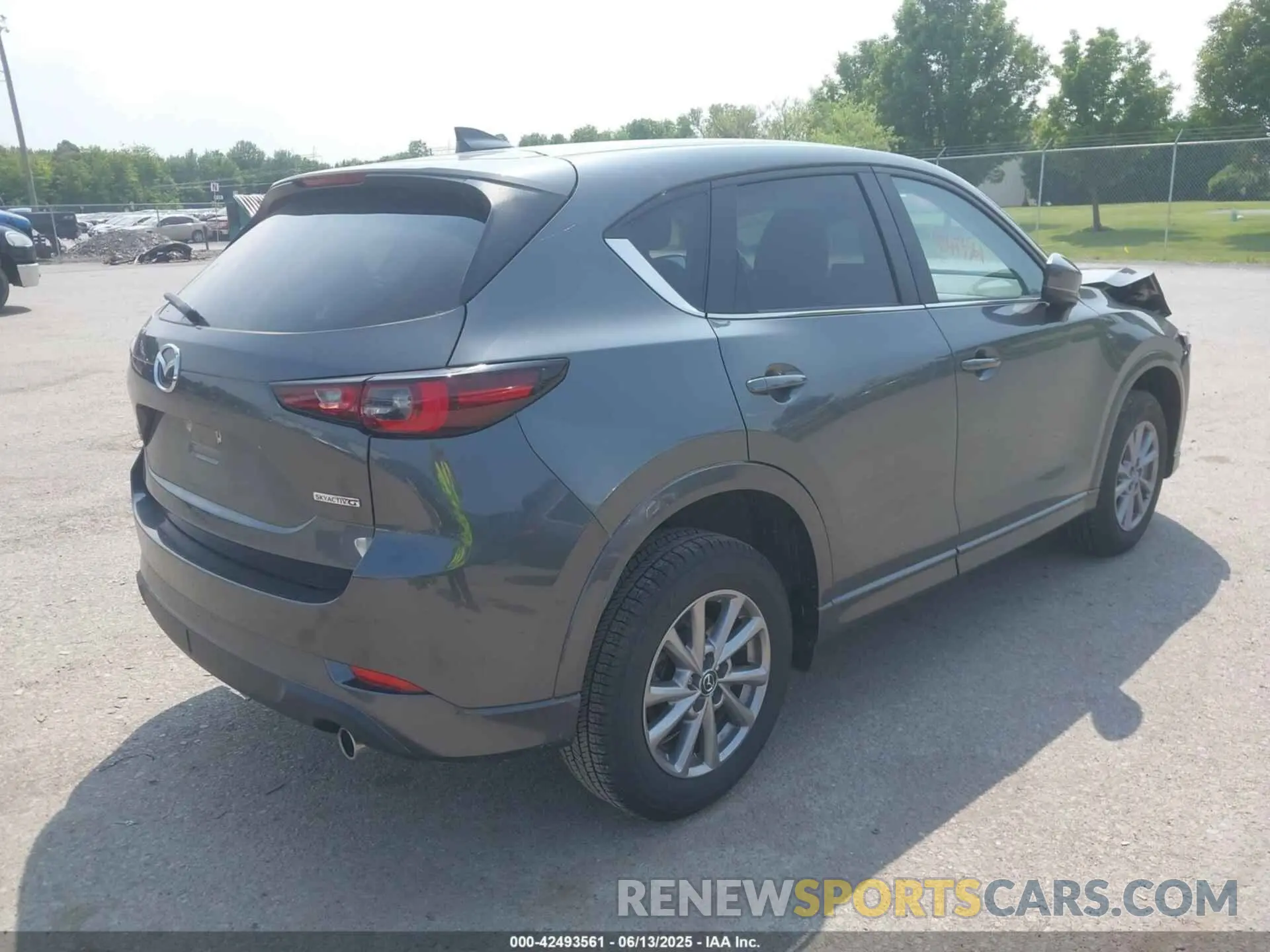 4 Photograph of a damaged car JM3KFBBL6R0404094 MAZDA CX-5 2024