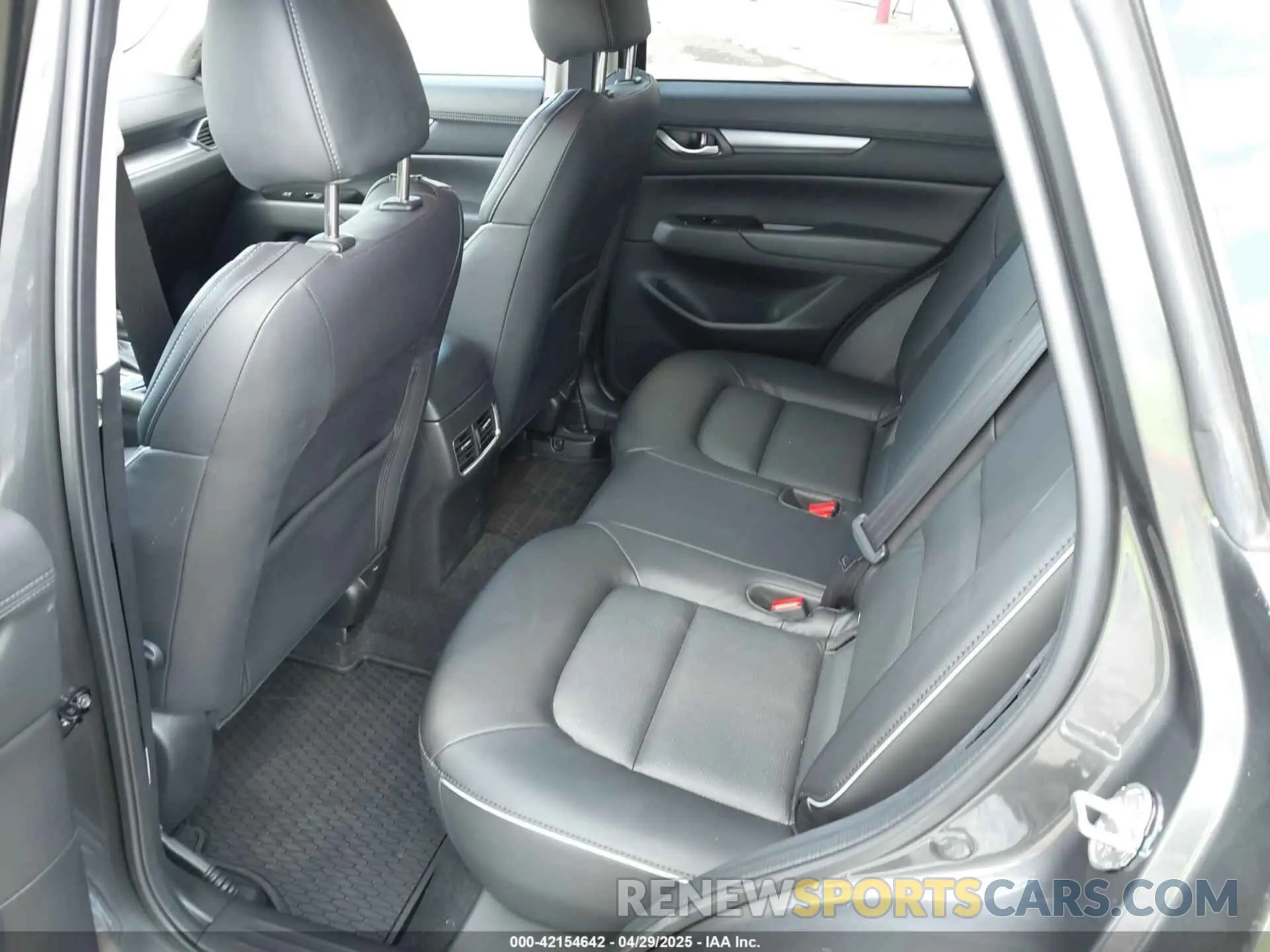 8 Photograph of a damaged car JM3KFBBM3R0417233 MAZDA CX-5 2024
