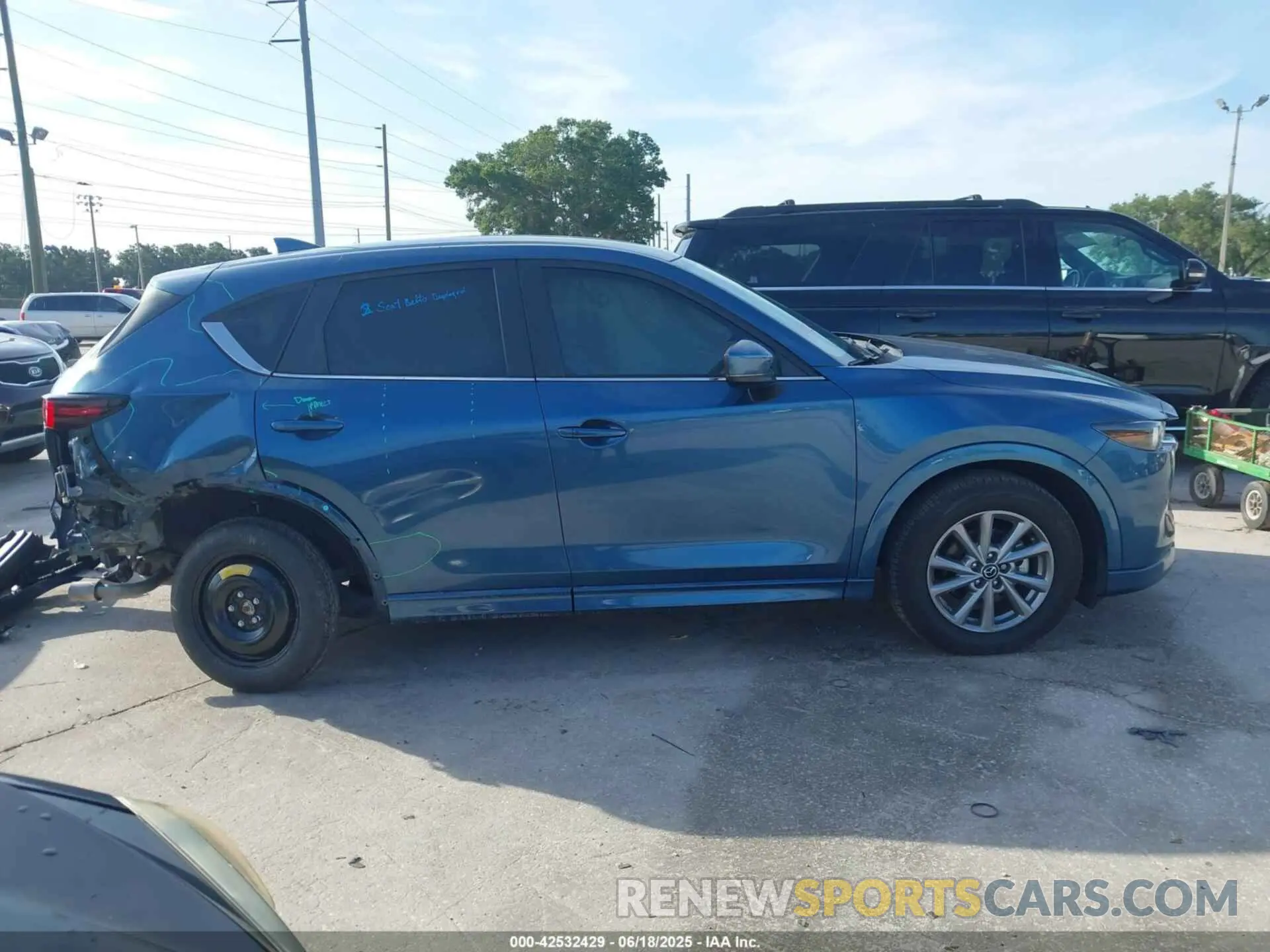 14 Photograph of a damaged car JM3KFBBM9R0376011 MAZDA CX-5 2024