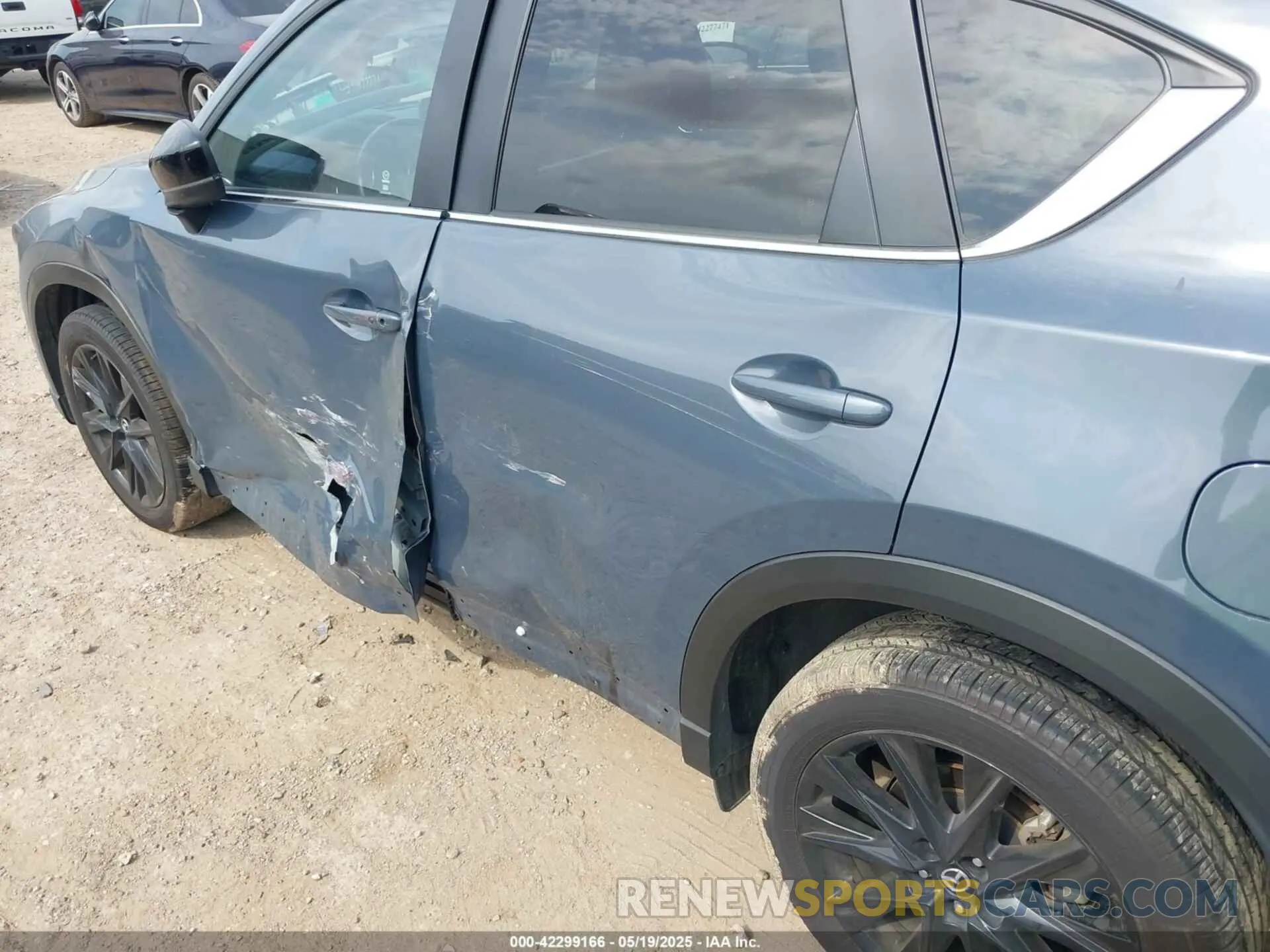 17 Photograph of a damaged car JM3KFBCL0R0498598 MAZDA CX-5 2024
