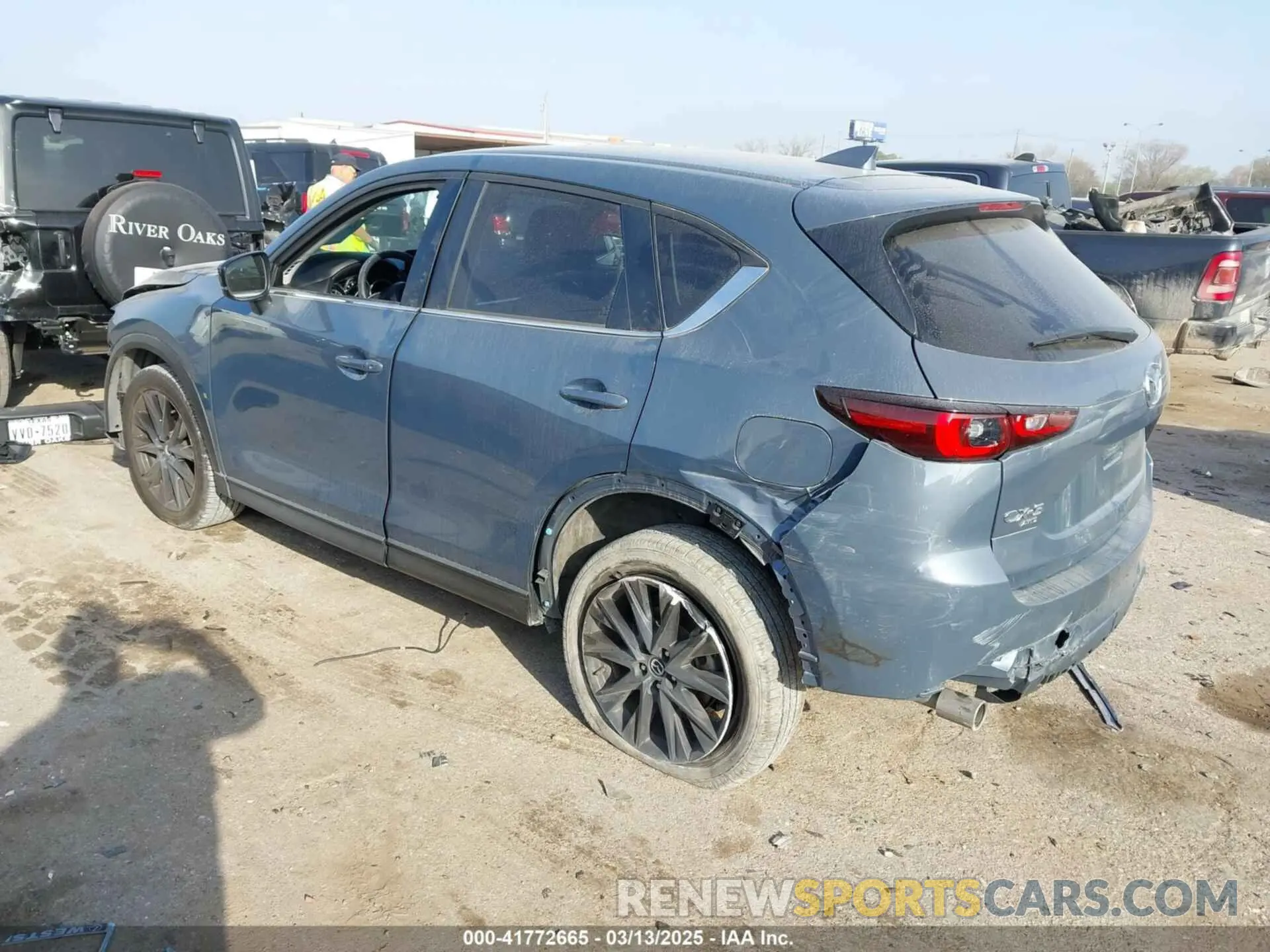 3 Фотография поврежденного автомобиля JM3KFBCM2R0399340 MAZDA CX-5 2024