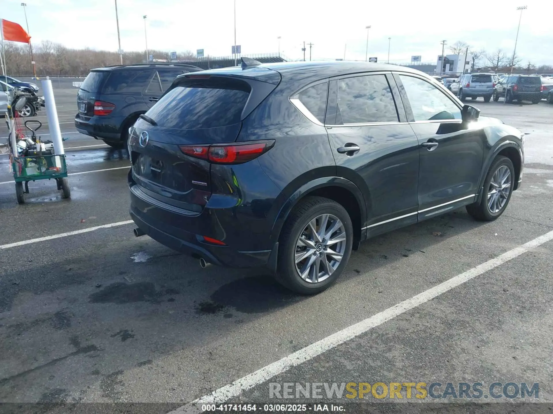 4 Photograph of a damaged car JM3KFBDM3R0400333 MAZDA CX-5 2024