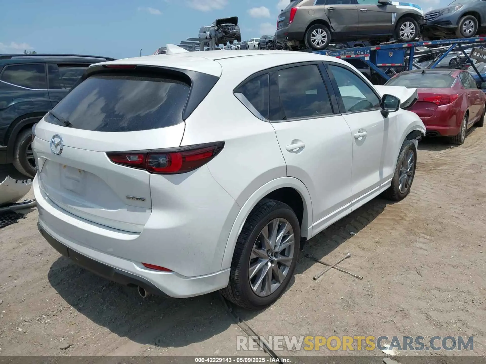 4 Photograph of a damaged car JM3KFBEL4R0419124 MAZDA CX-5 2024