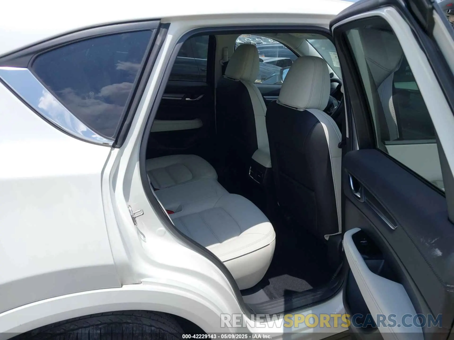 8 Photograph of a damaged car JM3KFBEL4R0419124 MAZDA CX-5 2024