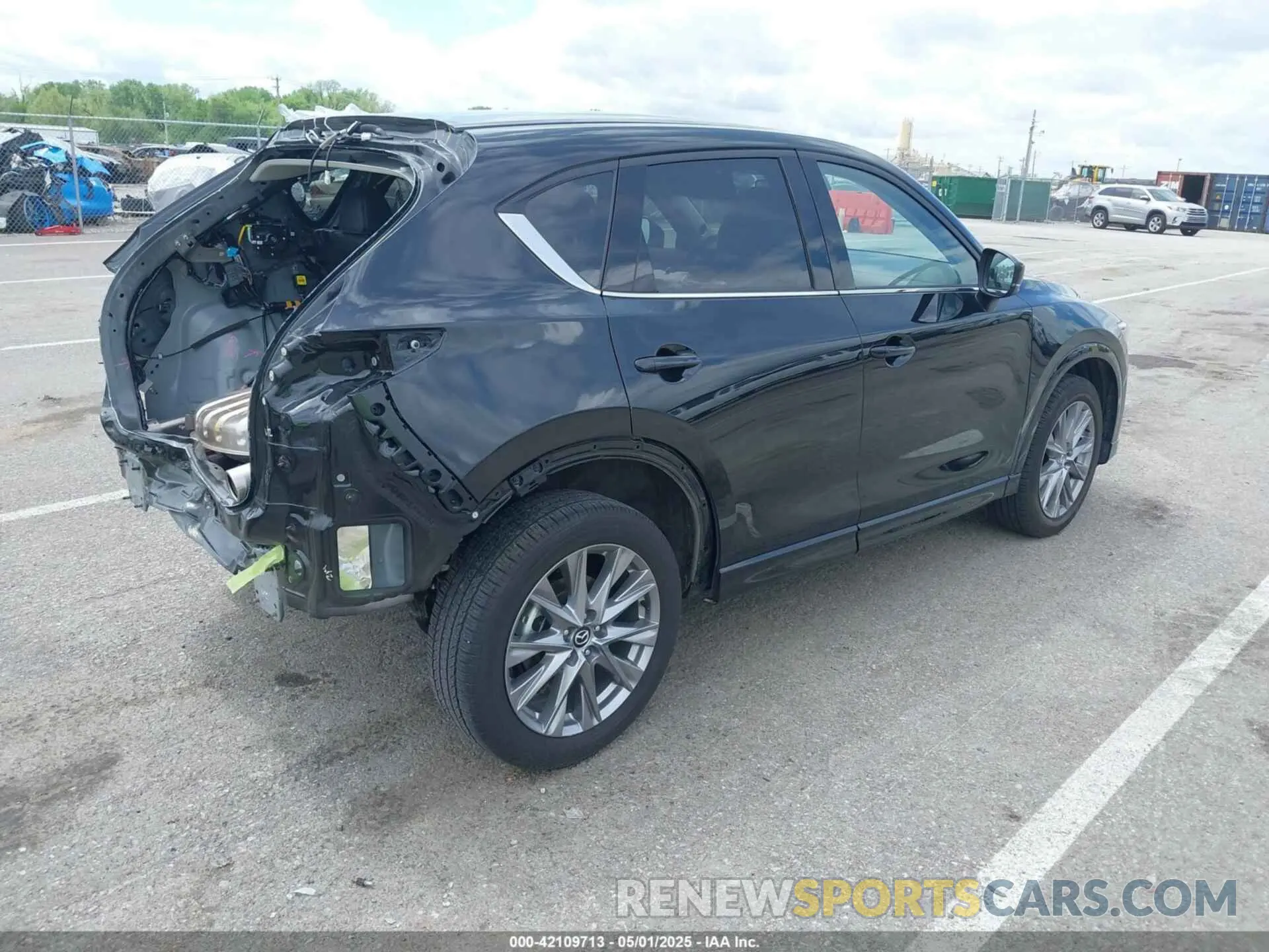 4 Photograph of a damaged car JM3KFBEM3R0374430 MAZDA CX-5 2024