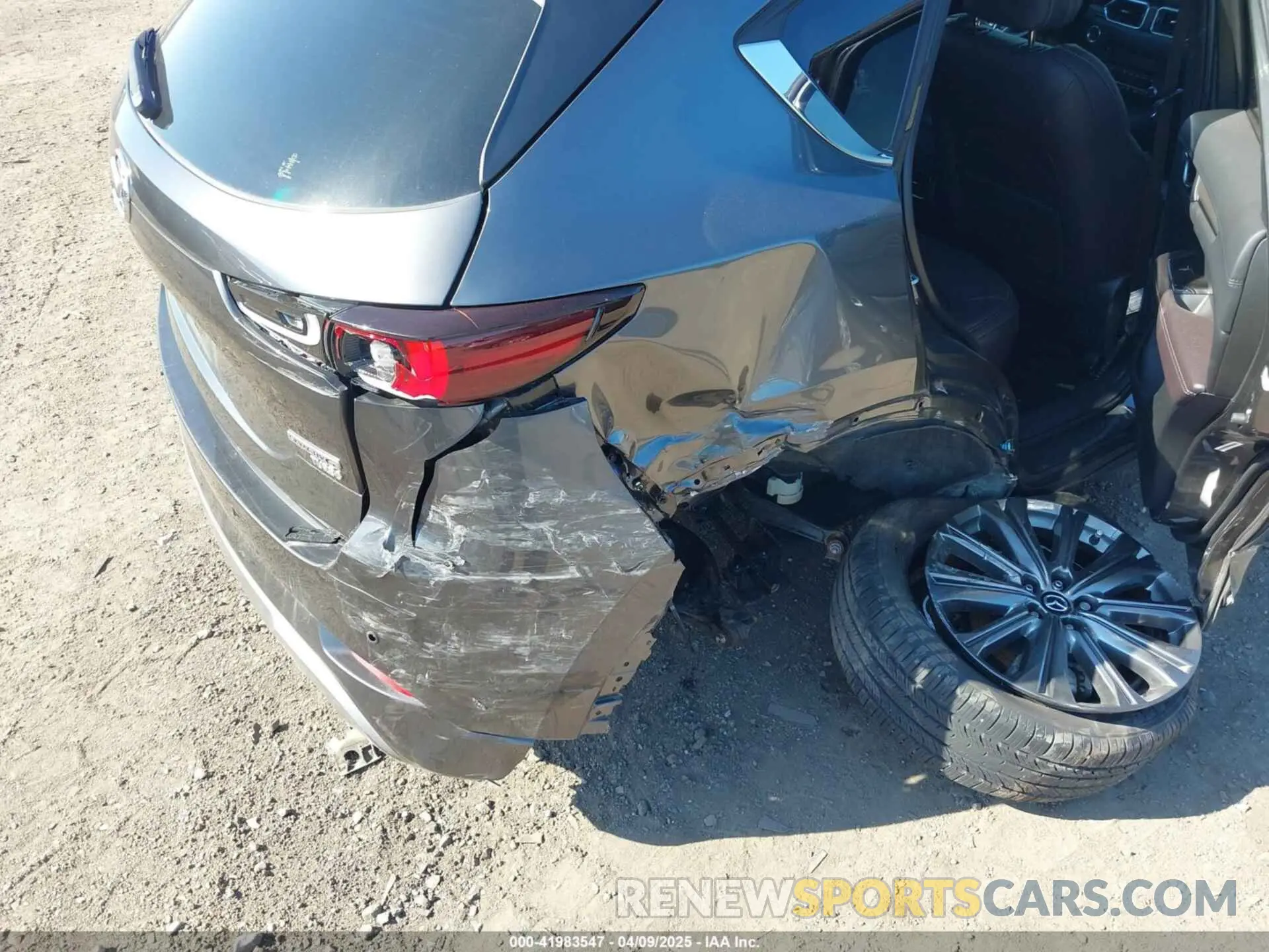 19 Фотография поврежденного автомобиля JM3KFBXY4R0357622 MAZDA CX-5 2024