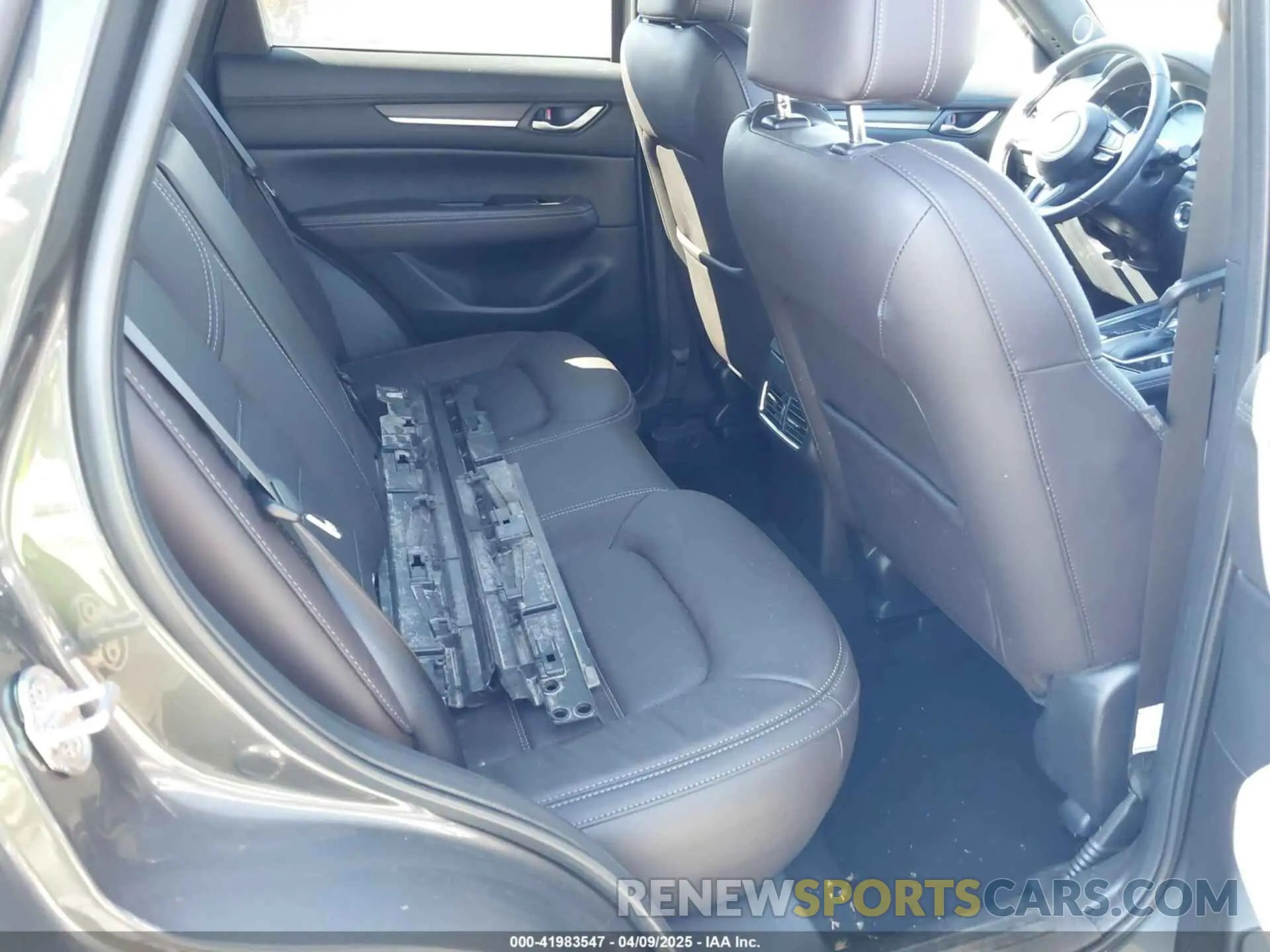 8 Фотография поврежденного автомобиля JM3KFBXY4R0357622 MAZDA CX-5 2024