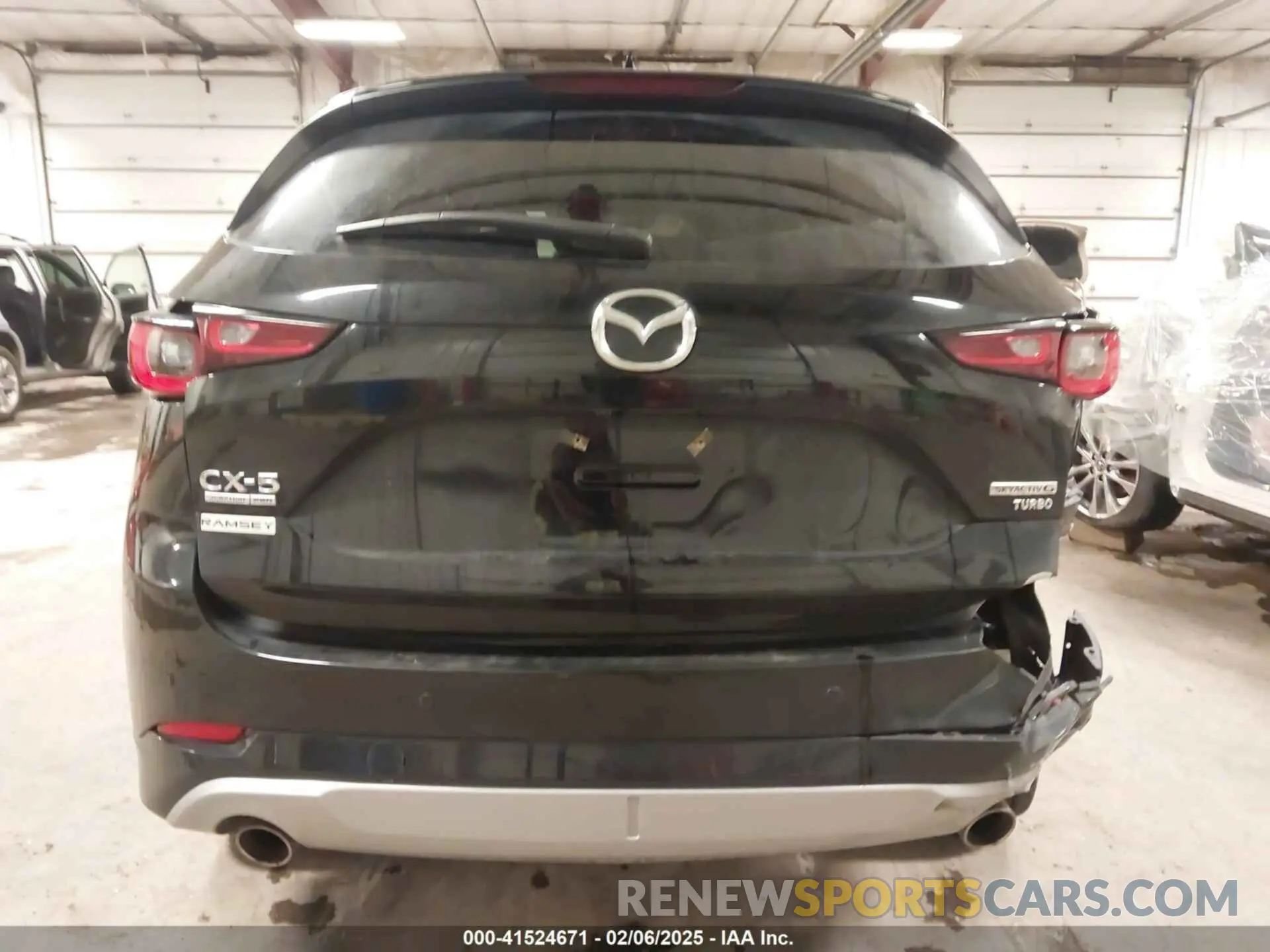 17 Фотография поврежденного автомобиля JM3KFBXY8R0372916 MAZDA CX-5 2024