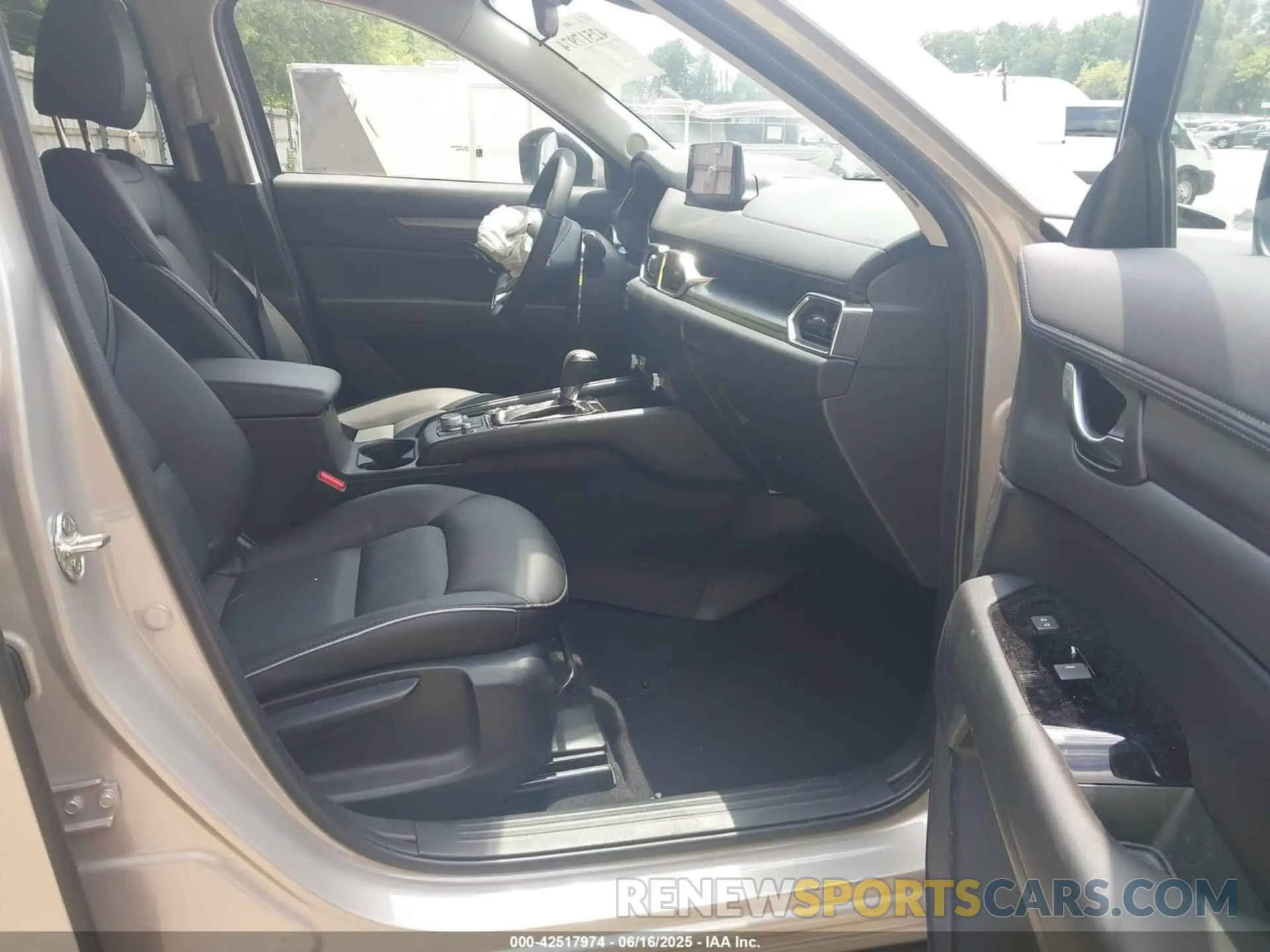 5 Photograph of a damaged car JM3KFBBL8S0539521 MAZDA CX-5 2025