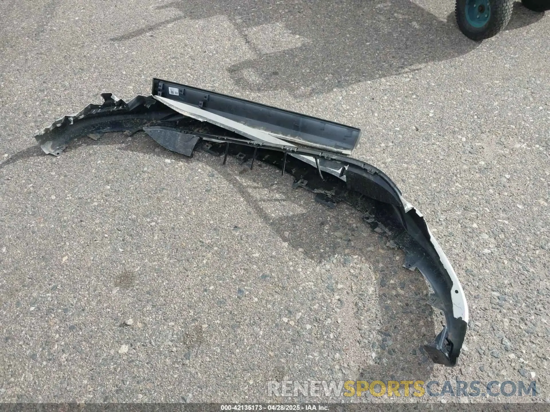 12 Photograph of a damaged car JM3KFBCL1S0601601 MAZDA CX-5 2025