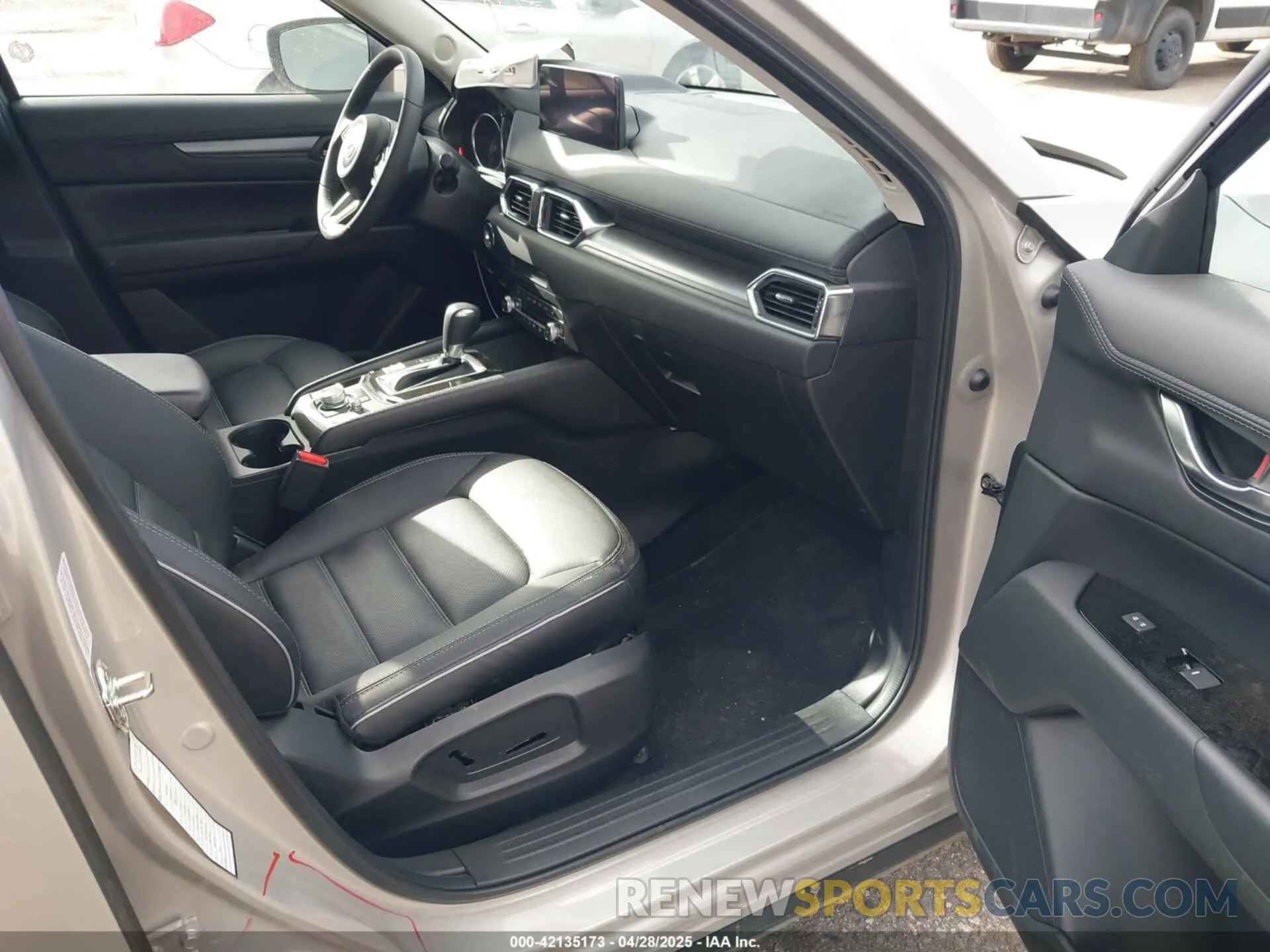 5 Photograph of a damaged car JM3KFBCL1S0601601 MAZDA CX-5 2025