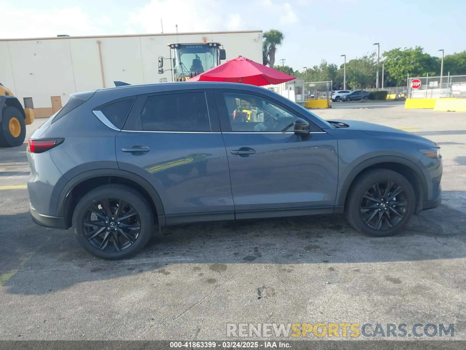14 Photograph of a damaged car JM3KFBCMXS0556652 MAZDA CX-5 2025
