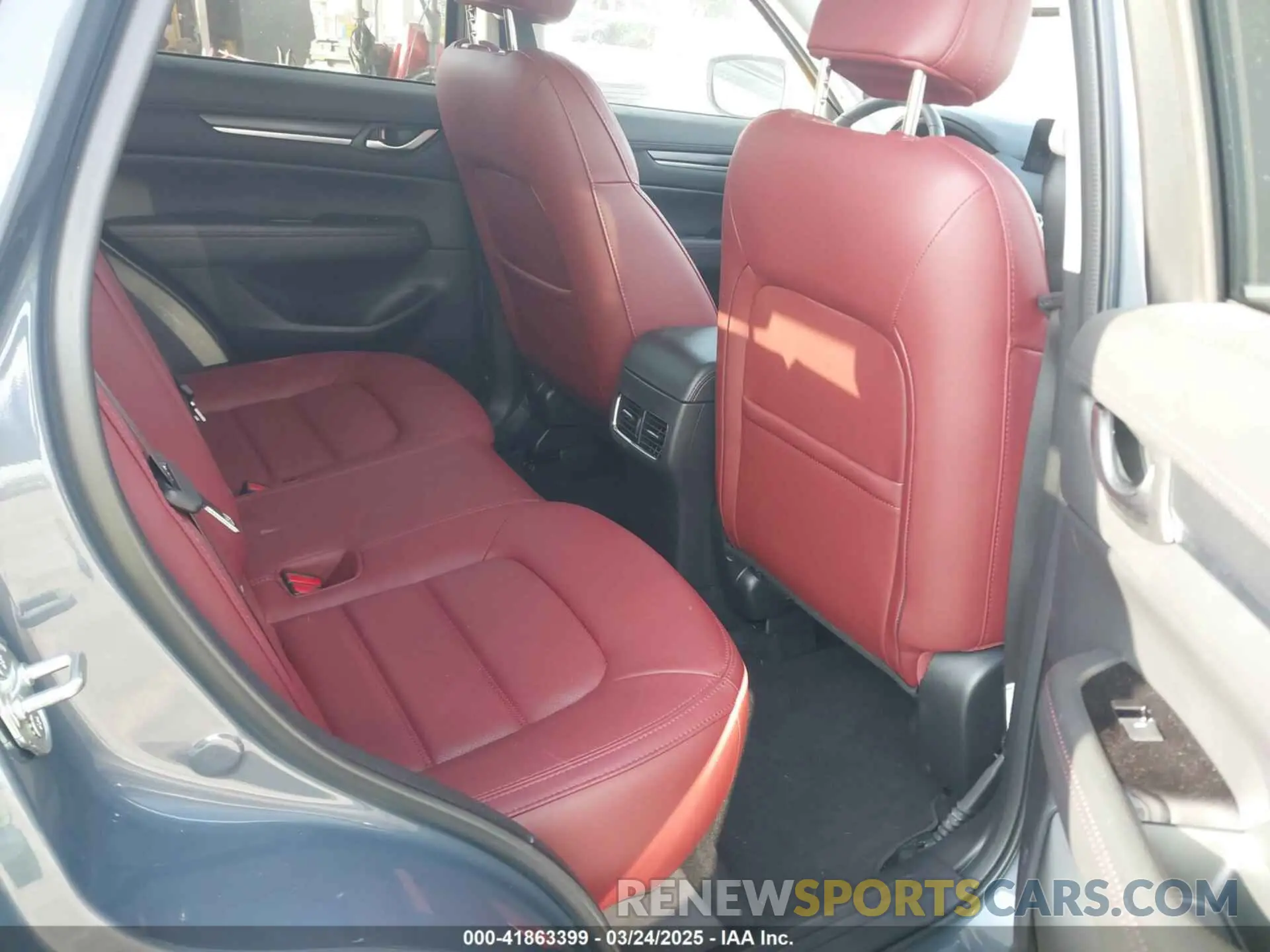 8 Photograph of a damaged car JM3KFBCMXS0556652 MAZDA CX-5 2025