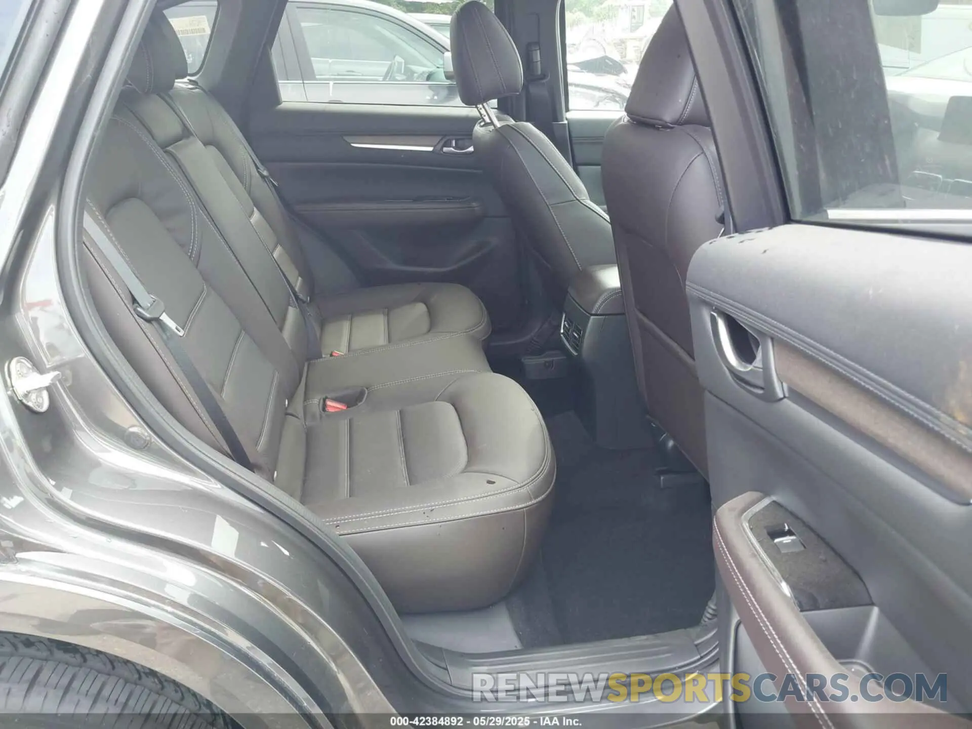 8 Фотография поврежденного автомобиля JM3KFBXY6S0571923 MAZDA CX-5 2025