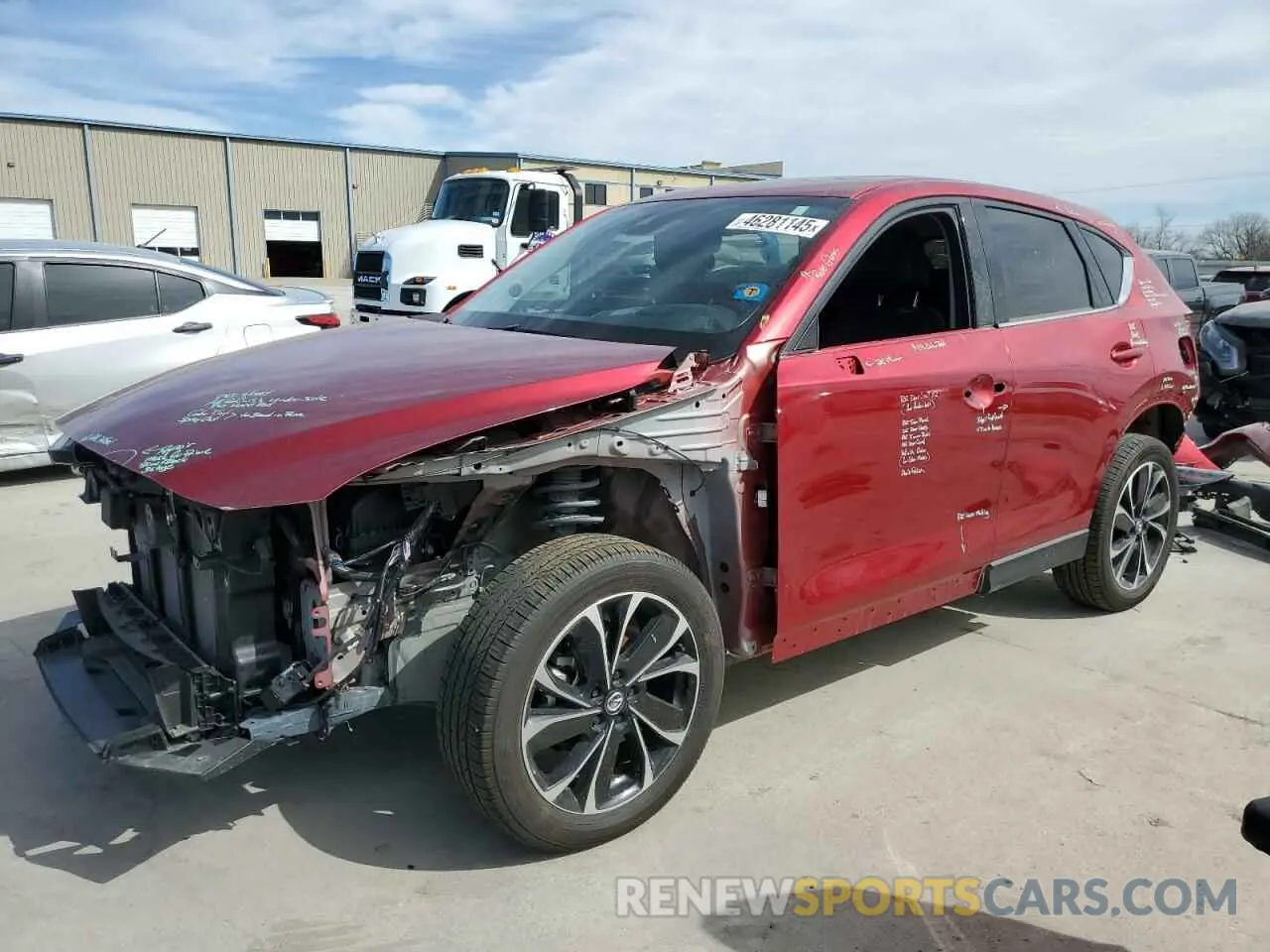 1 Фотография поврежденного автомобиля JM3KFBEM9P0131265 MAZDA CX-5 PREMI 2023