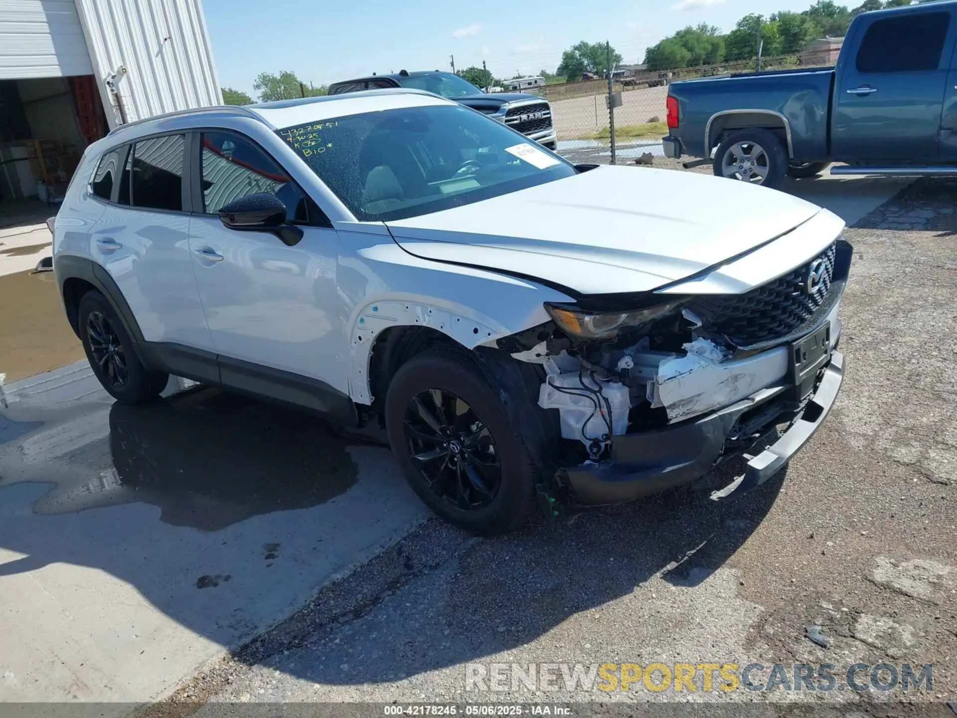 1 Photograph of a damaged car 7MMVABCM7PN142159 MAZDA CX-50 2023
