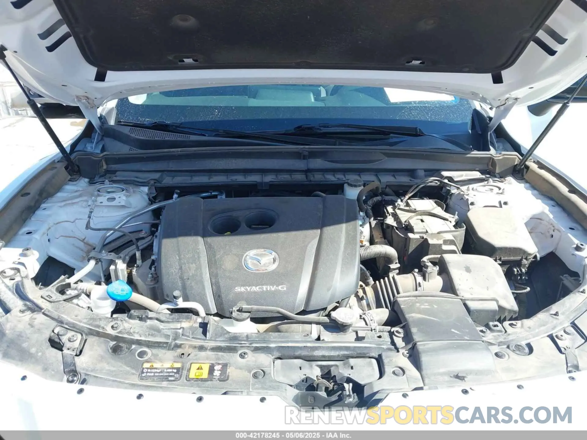 10 Photograph of a damaged car 7MMVABCM7PN142159 MAZDA CX-50 2023