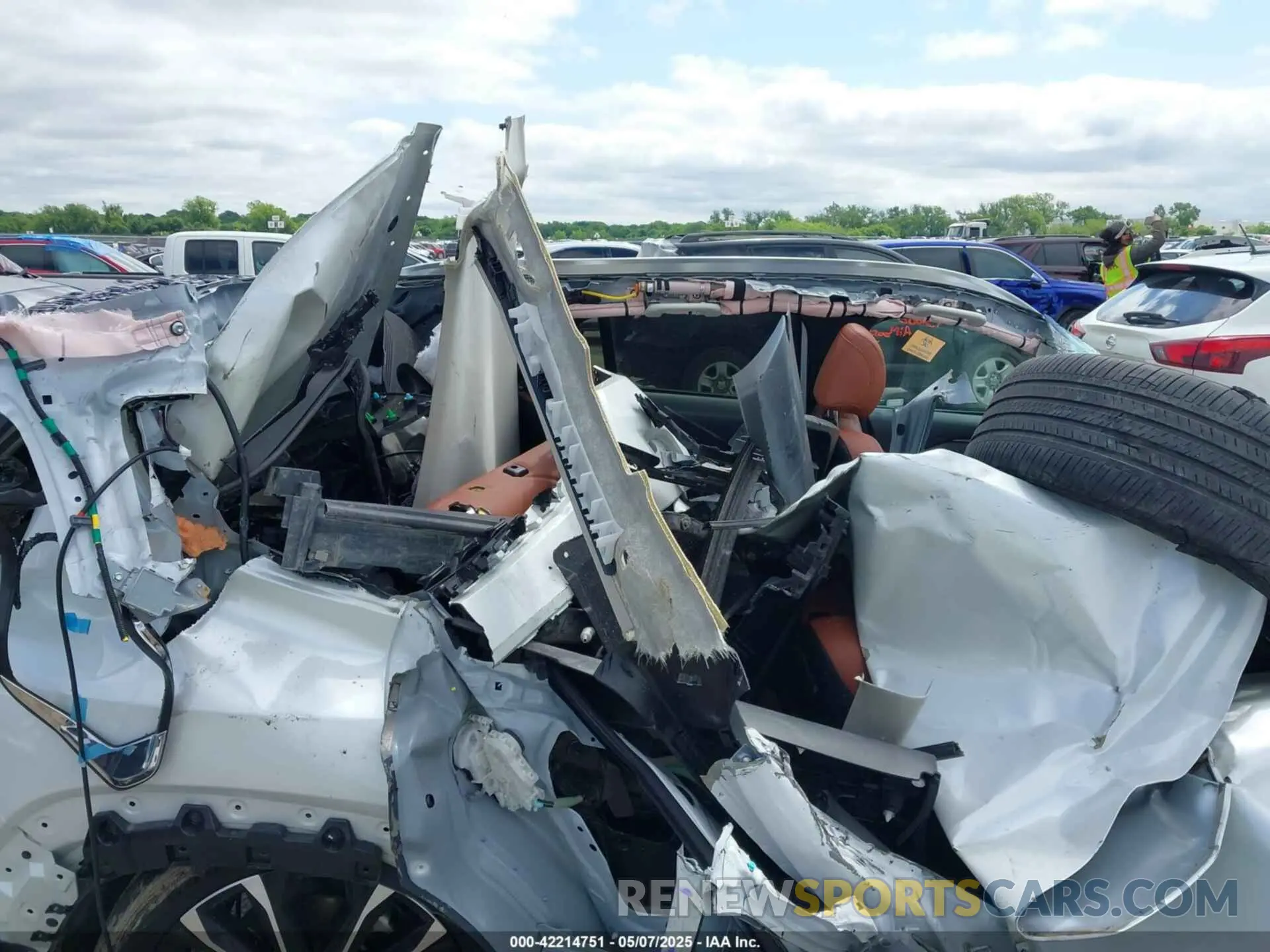 8 Photograph of a damaged car 7MMVABDY7PN138825 MAZDA CX-50 2023