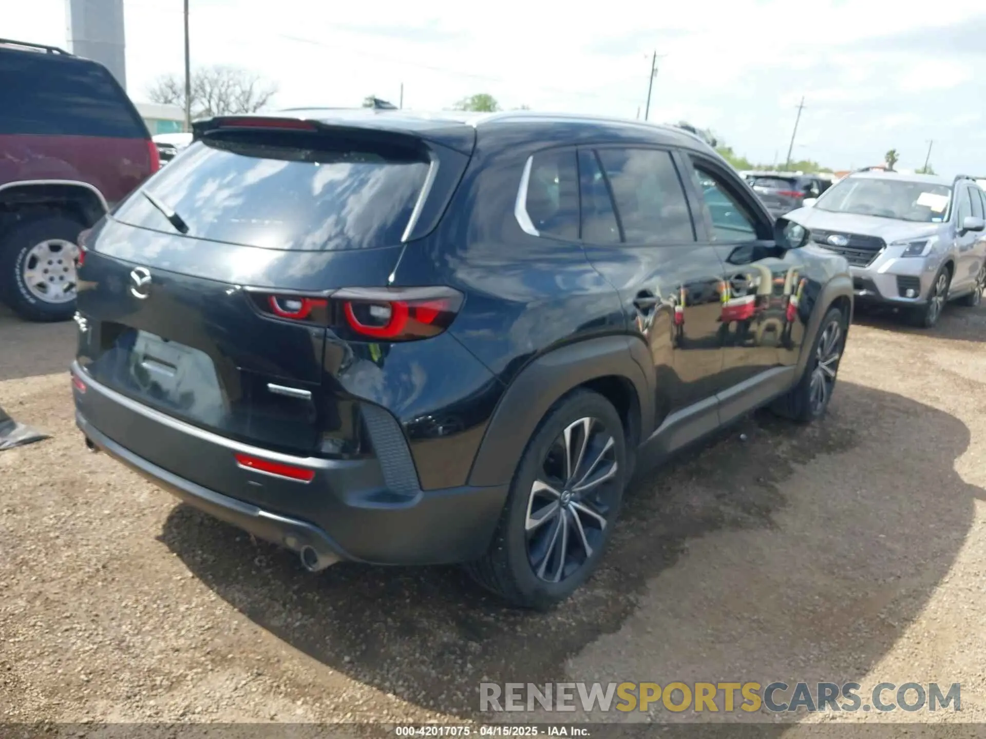 4 Photograph of a damaged car 7MMVABEM0PN138970 MAZDA CX-50 2023