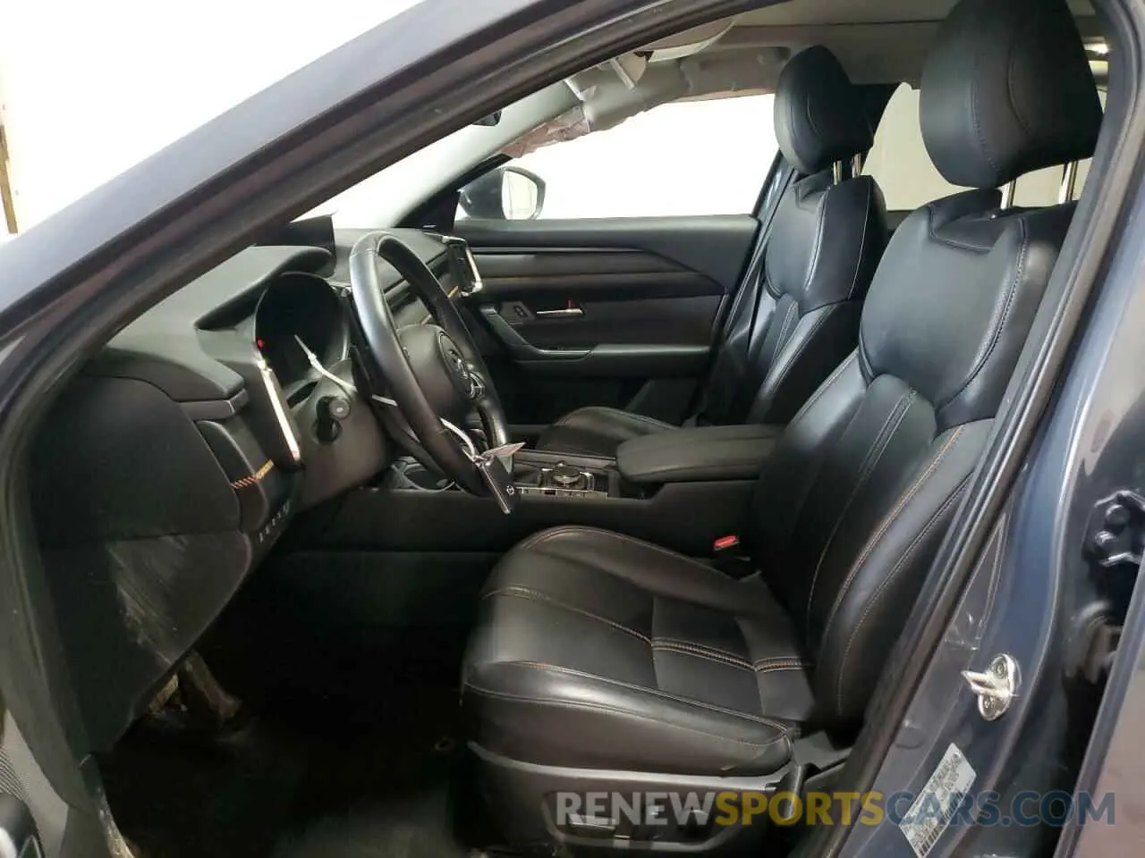 6 Photograph of a damaged car 7MMVABEY6PN147630 MAZDA CX-50 2023